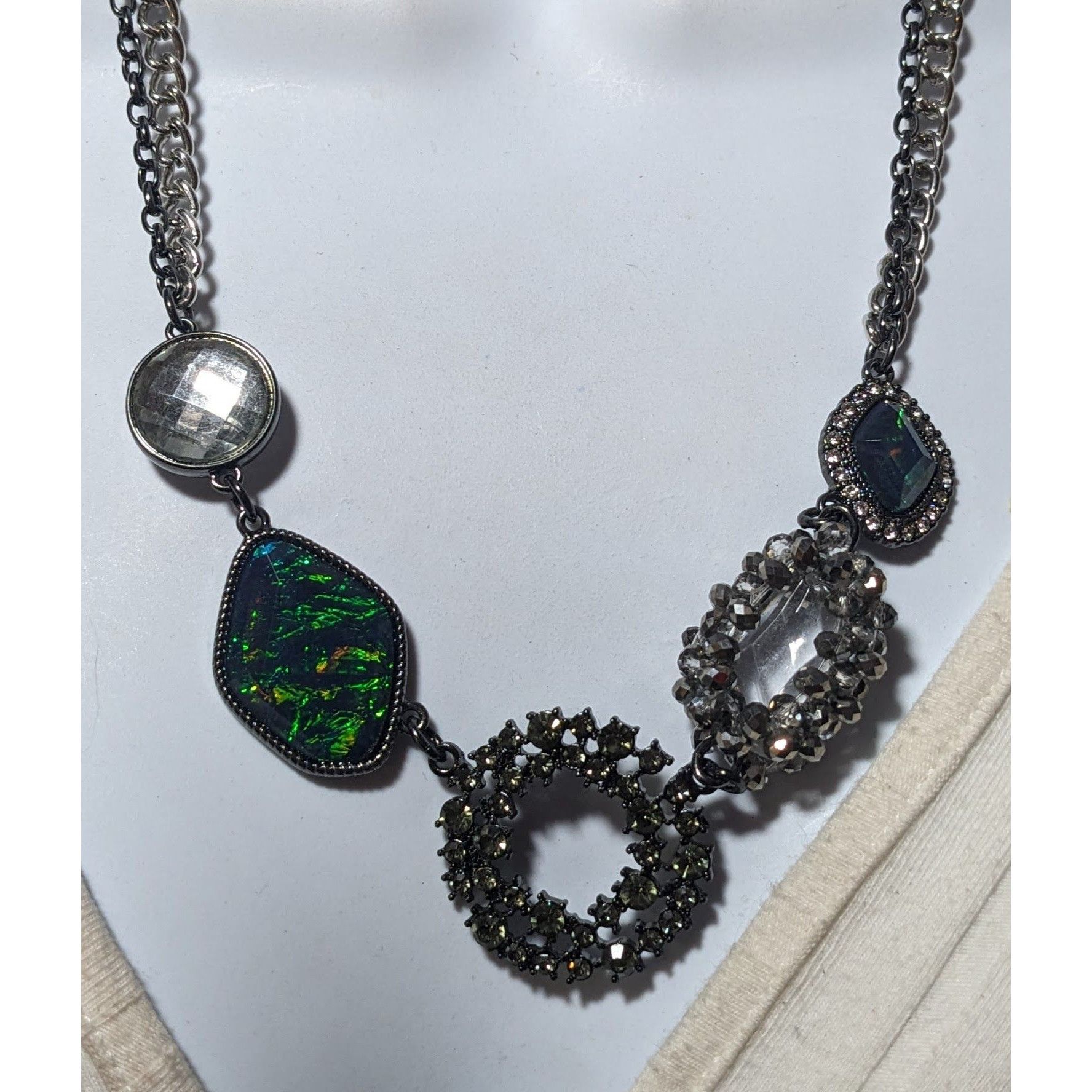 Vera Wang Simply Vera Green And Silver Abstract Necklace Size ONE SIZE - 8 Thumbnail