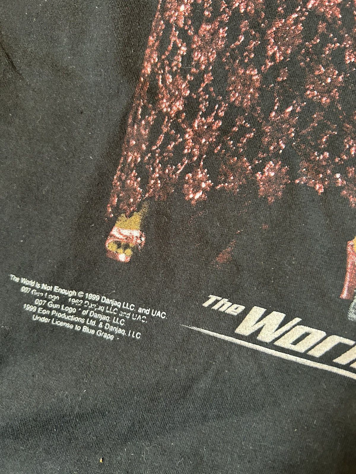 Vintage 1999 James Bond The World Is Not Enough Promo Tee Size US XL / EU 56 / 4 - 6 Thumbnail