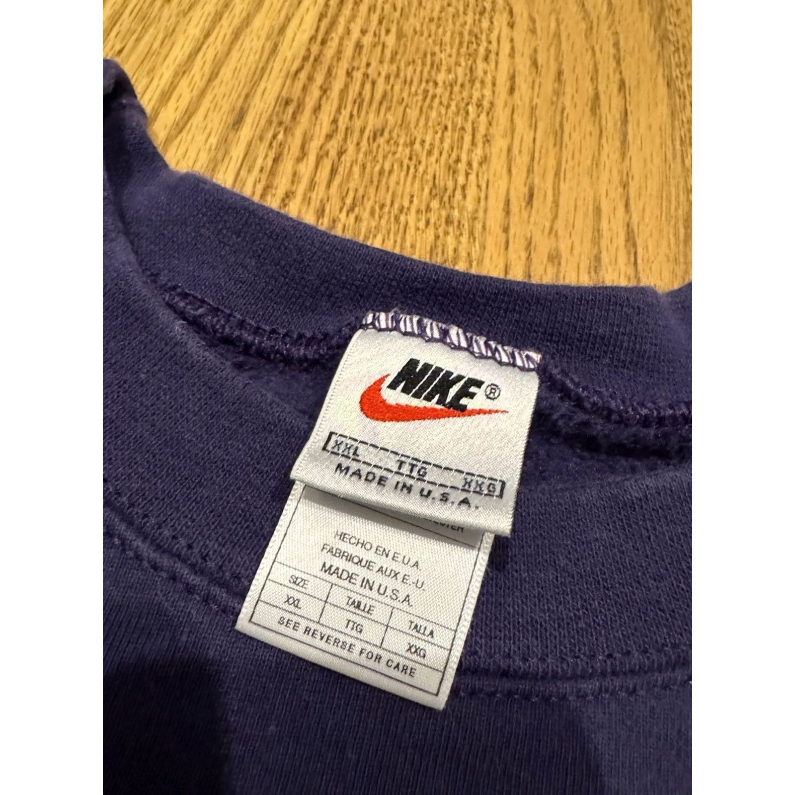 Nike VINTAGE Nike Sweatshirt Mens 2XL Purple Tonal Swoosh 90s Crewneck Pullover Size US XXL / EU 58 / 5 - 3 Thumbnail