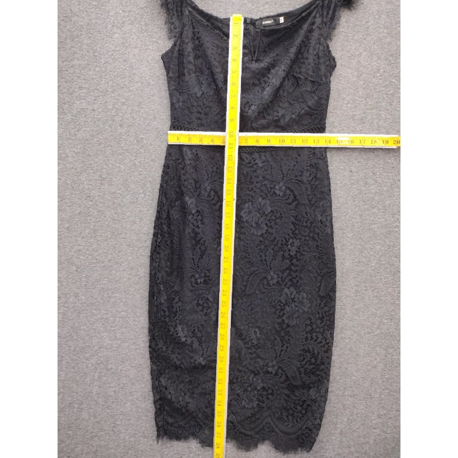 Vintage ALLANDWELL Black Floral Lace Bodycon Cocktail Midi Dress V Opening Cap Sleeve Zipper Party Womens M Size M / US 6-8 / IT 42-44 - 4 Thumbnail