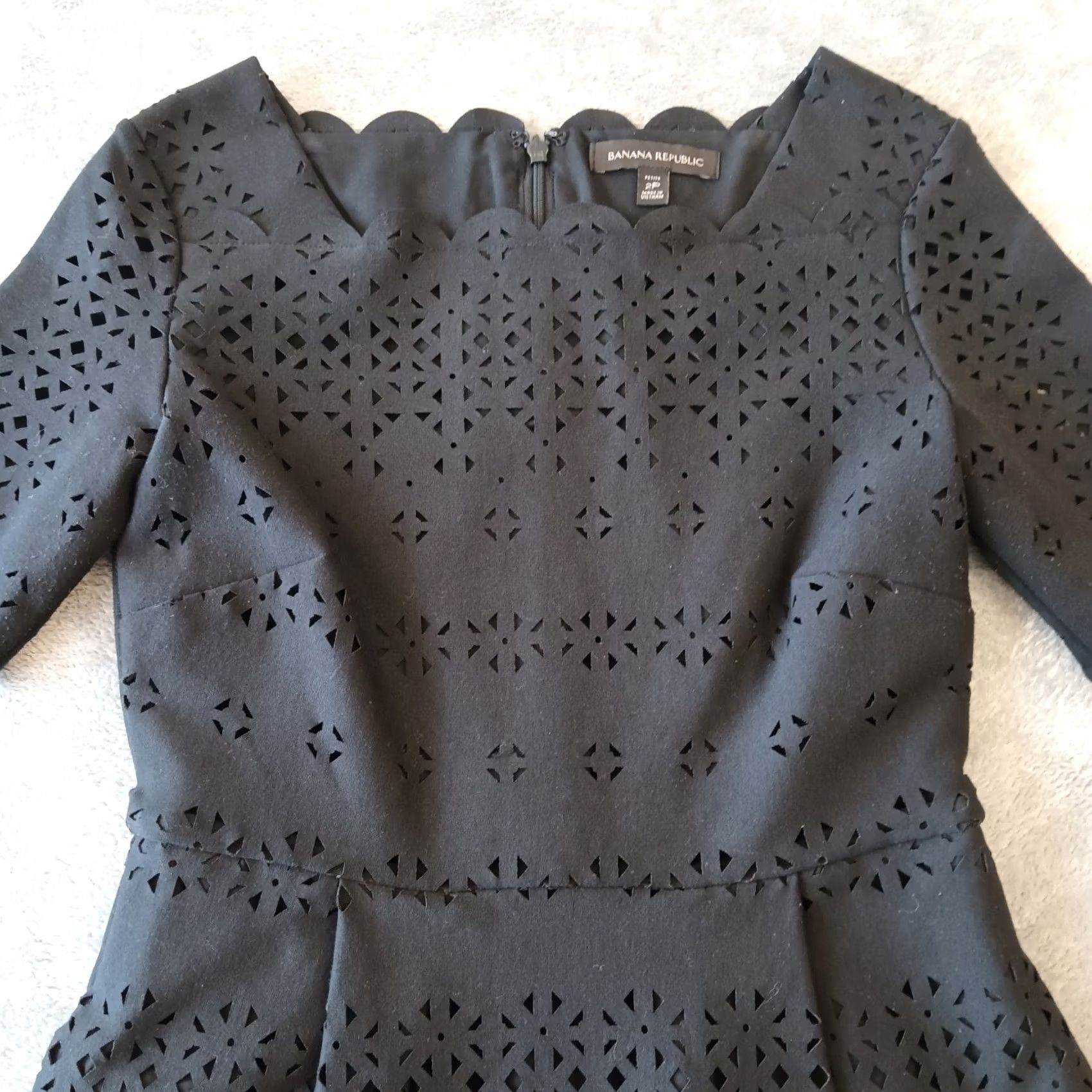 Banana Republic Banana Republic Dress Black Geometric Fit Flare Short Sleeve Size 2P Womens Party/Cocktail Size 26" / US 2 / IT 38 - 2 Thumbnail