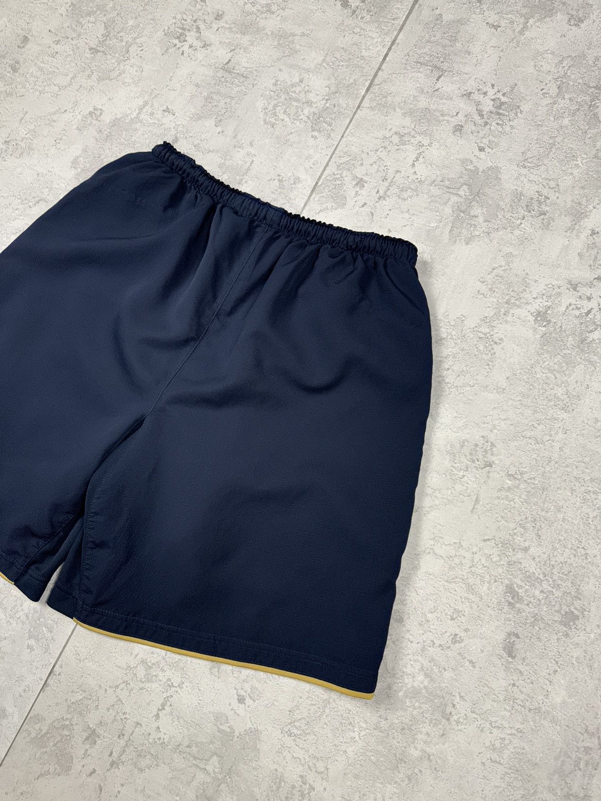 Nike Vintage Nike Arsenal Shorts Size M Size US 31 - 6 Thumbnail