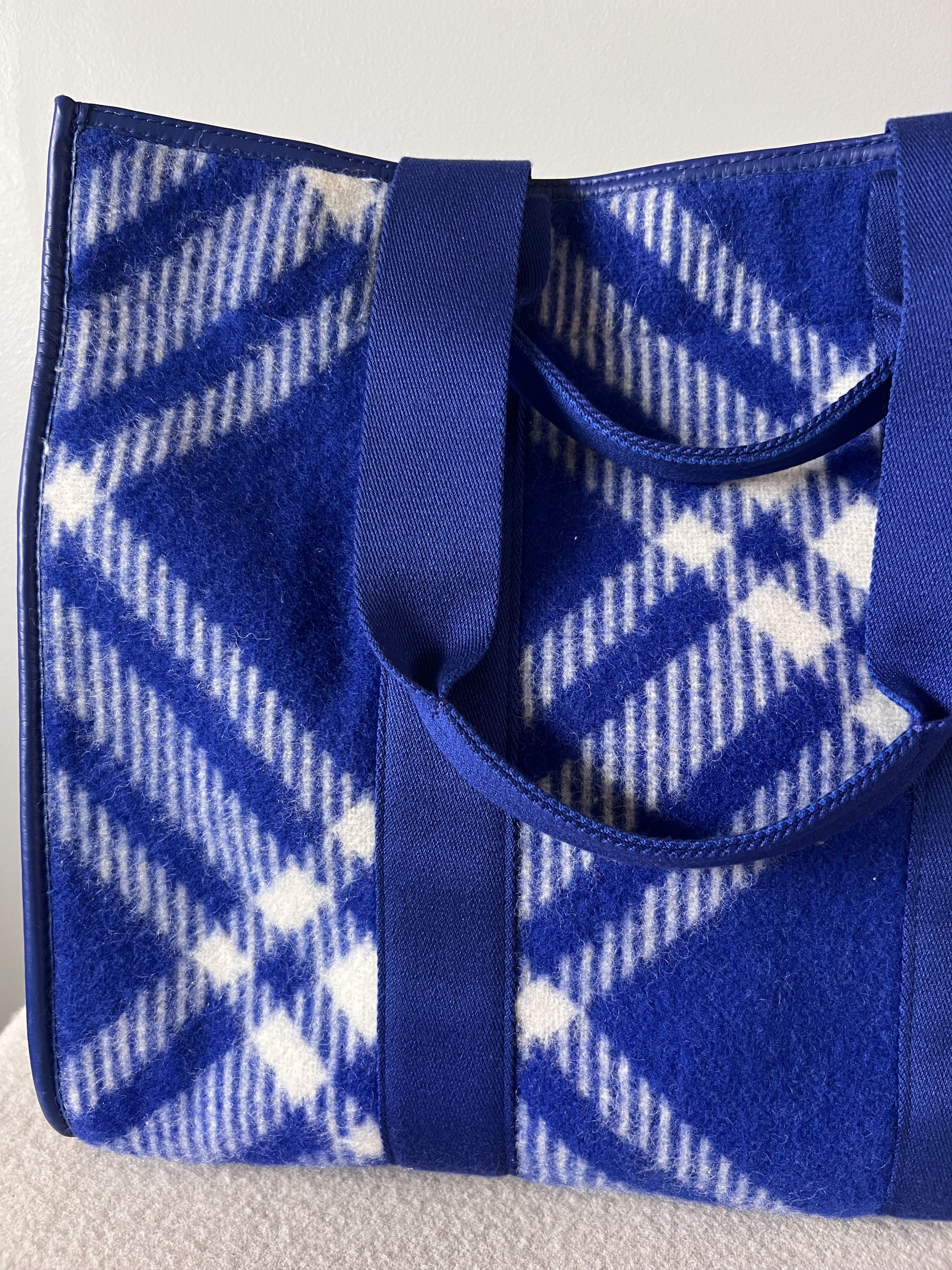 Burberry Burberry XL Check Shopper Tote Bag in Blue Leather Wool Size ONE SIZE - 5 Thumbnail