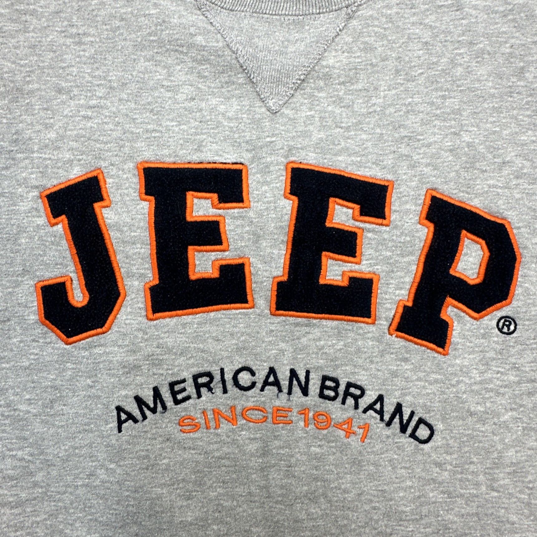 Jeep Vtg Jeep American Brand Men's Embroidered Logo Pullover Sweatshirt Gray Medium Size US M / EU 48-50 / 2 - 2 Thumbnail