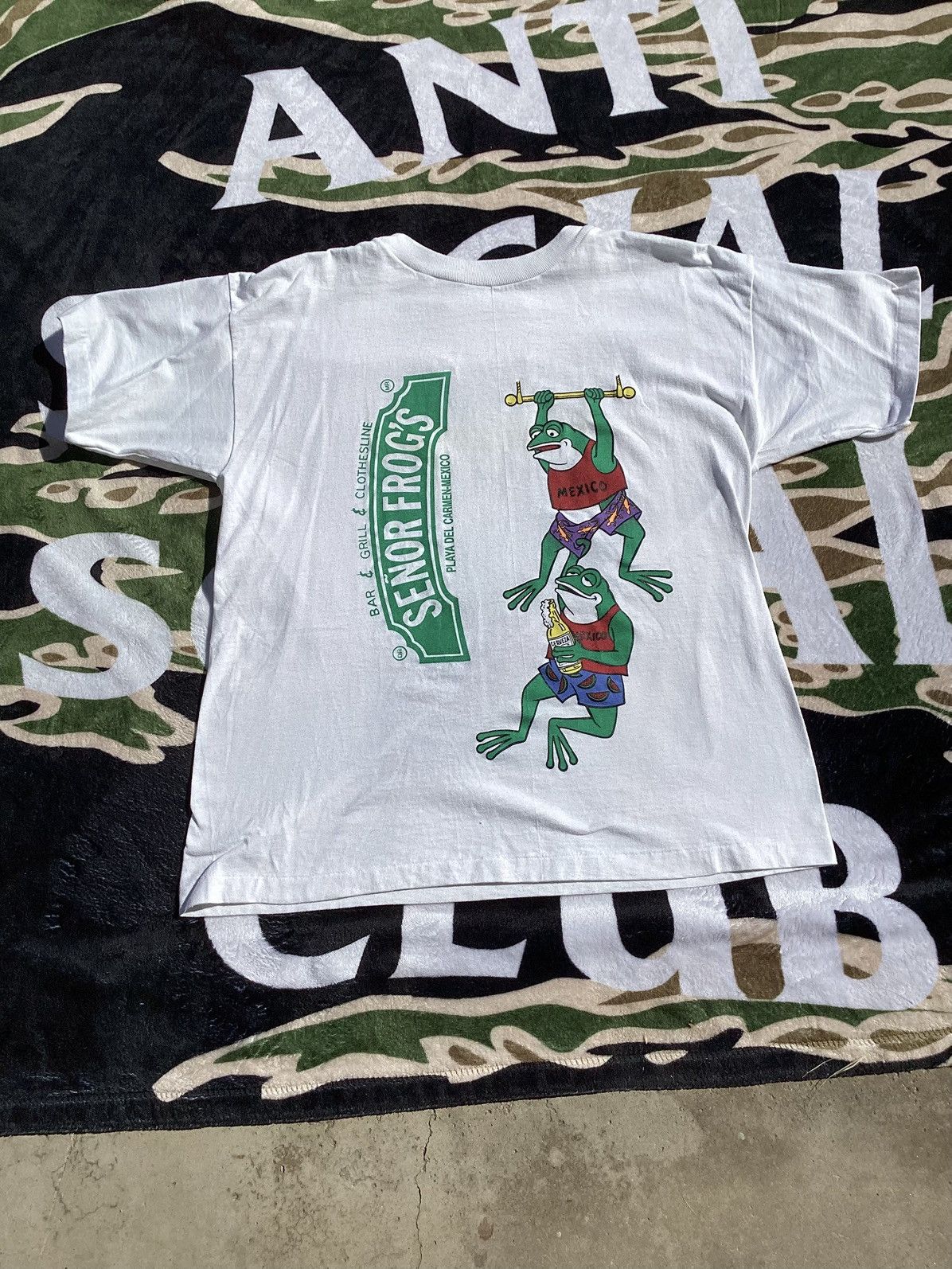 Other Vtg 90s senior frogs bar & grill Carmen Mexico tshirt Size US L / EU 52-54 / 3 - 1 Thumbnail