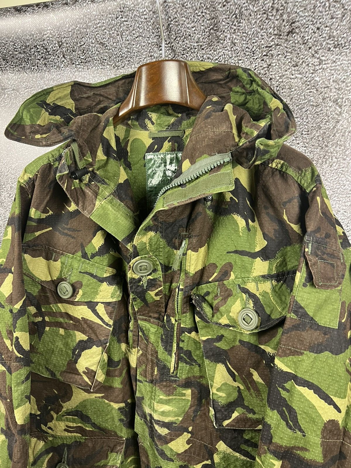 Vintage British Army Jacket Smock Windproof DPM Woodland military Size US XL / EU 56 / 4 - 10 Thumbnail