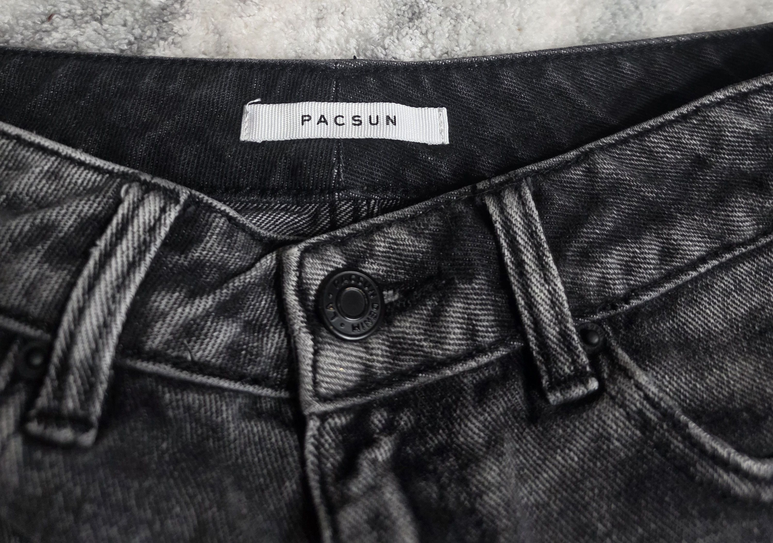 Pacsun Women's Pacsun black washed mom shorts ripped denim style Size 25" / US 0 / IT 36 - 4 Thumbnail