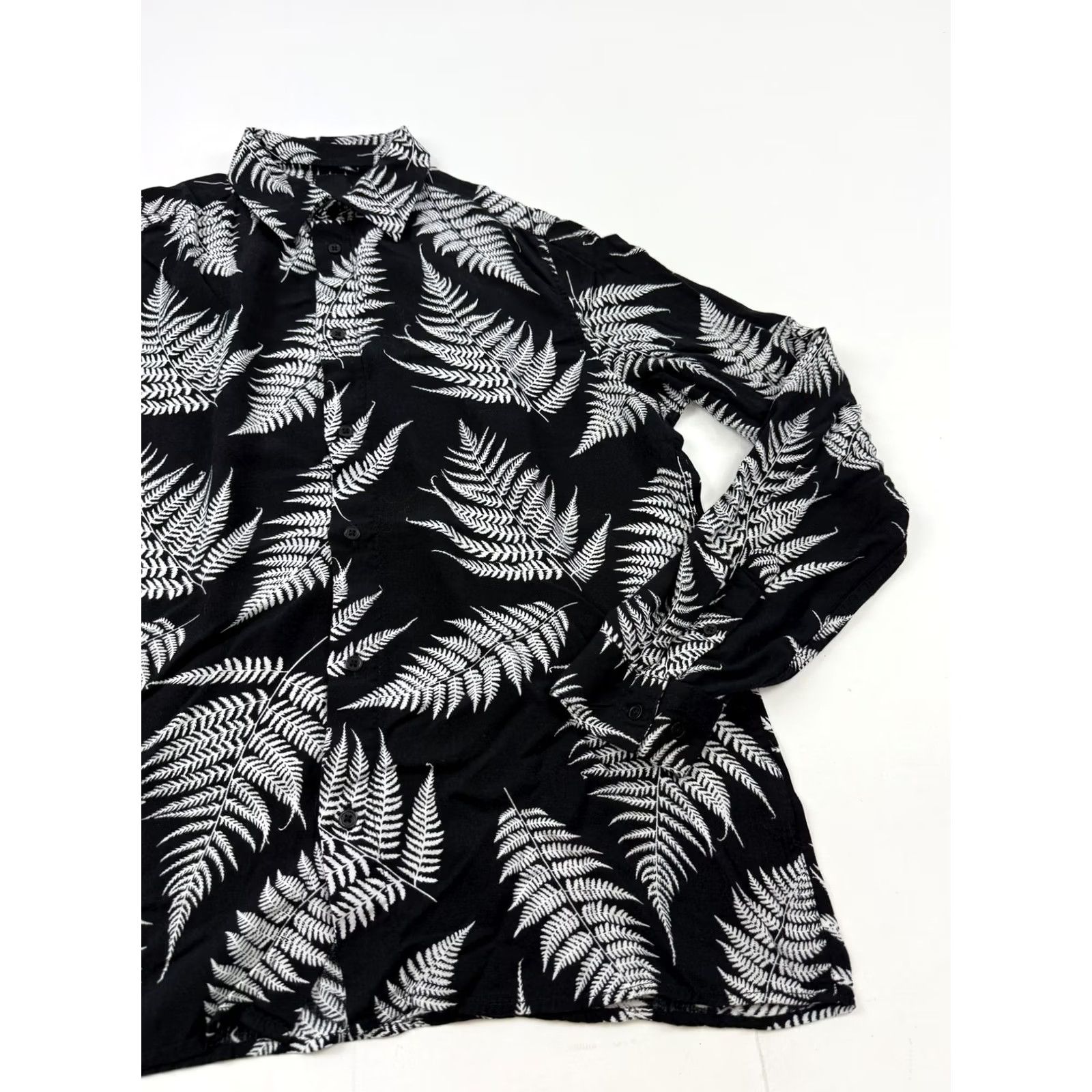 H&M H&M Shirt Mens Medium Black Tropical Fern Print Long Sleeve Button Front Casual Size US M / EU 48-50 / 2 - 2 Thumbnail