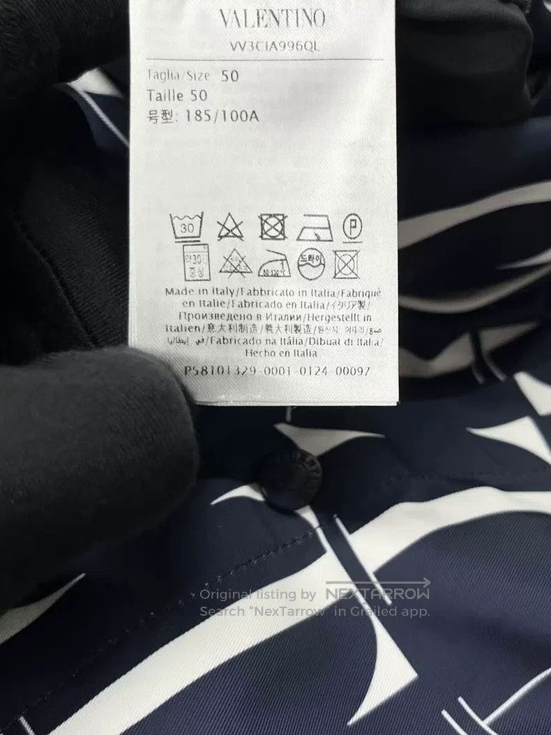 Valentino Valentino Navy nylon letter logo full print of the lapel s Size US M / EU 48-50 / 2 - 5 Thumbnail
