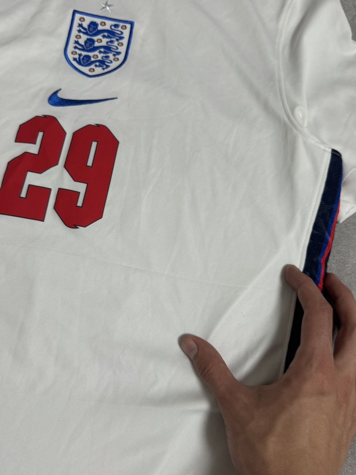 Nike Nike England Wan Bissaka 29 size M soccer jersey t-shirt Size US M / EU 48-50 / 2 - 8 Thumbnail