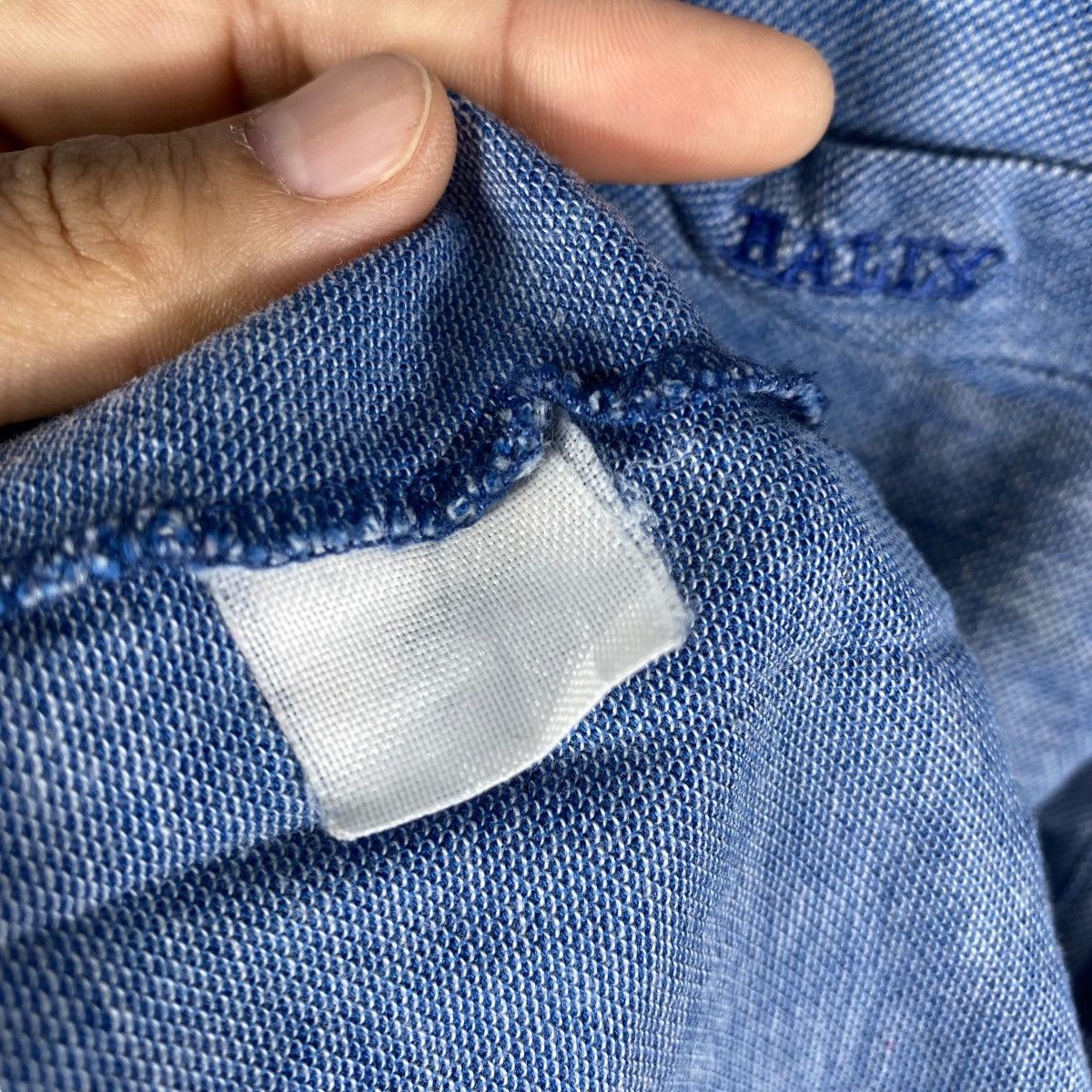 Bally Swiss Luxury Brand BALLY Blue Ss Pocket Faded Polo Shirt Size US L / EU 52-54 / 3 - 6 Thumbnail