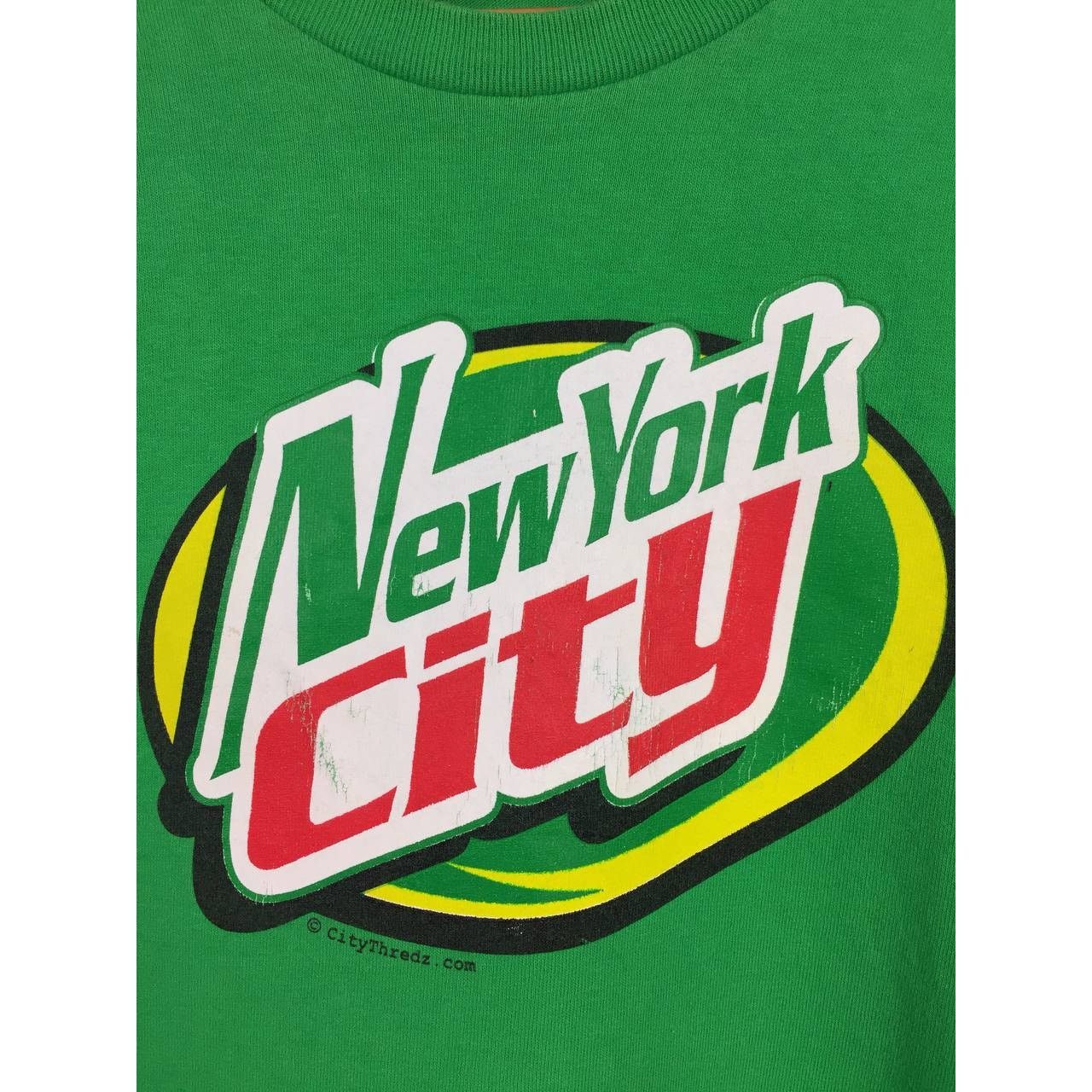 Fruit Of The Loom × Vintage Vtg Y2K New York City Mountain Dew Logo Parody Tee Size L Size US L / EU 52-54 / 3 - 4 Thumbnail