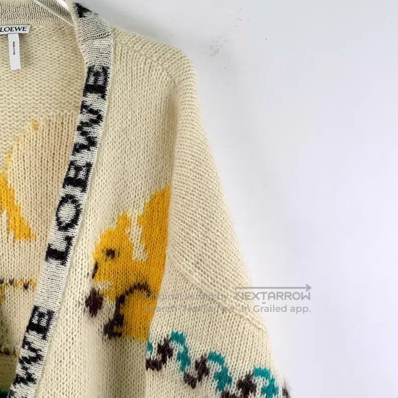 Loewe Loewe Beige Logo Pattern Embroidered V-Neck Mohair Knit Ca Size XS / US 0-2 / IT 36-38 - 3 Thumbnail