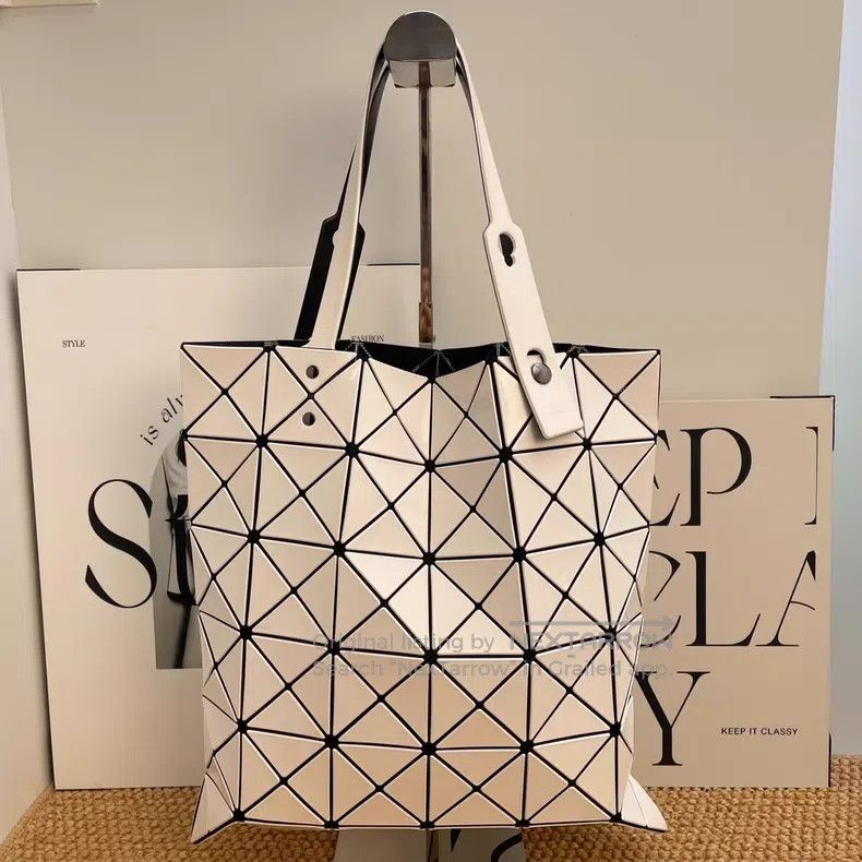 Issey Miyake Issey Miyake White Handbag Size ONE SIZE - 1 Thumbnail