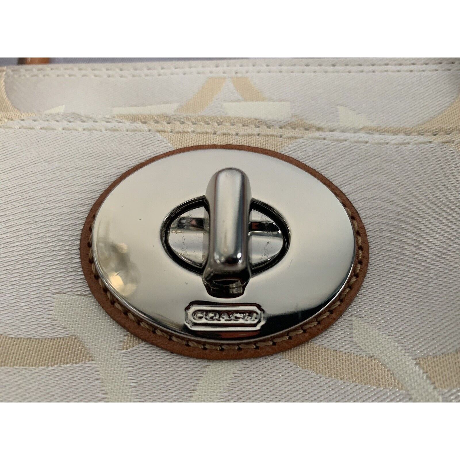 Coach Coach Cream Canvas Leather Handbag 11821 Feet Made Jan 2008 Size ONE SIZE - 2 Thumbnail