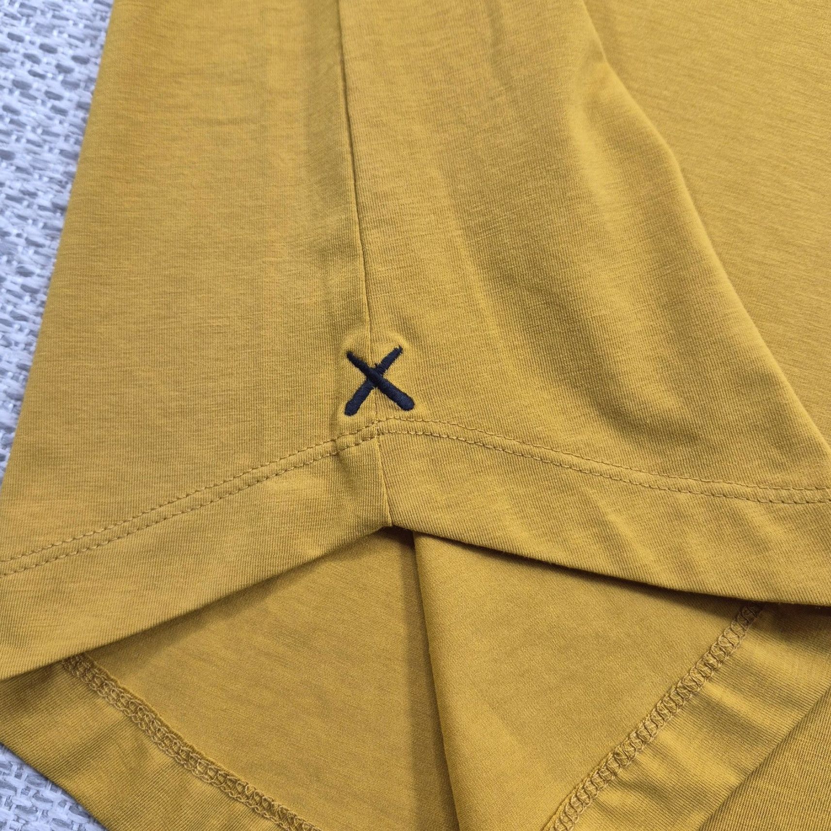 Cuts Cuts Shirt Mens XL Yellow Long Sleeve Curve Hem Pyca Pro Casual Crewneck Tee Size US XL / EU 56 / 4 - 6 Thumbnail