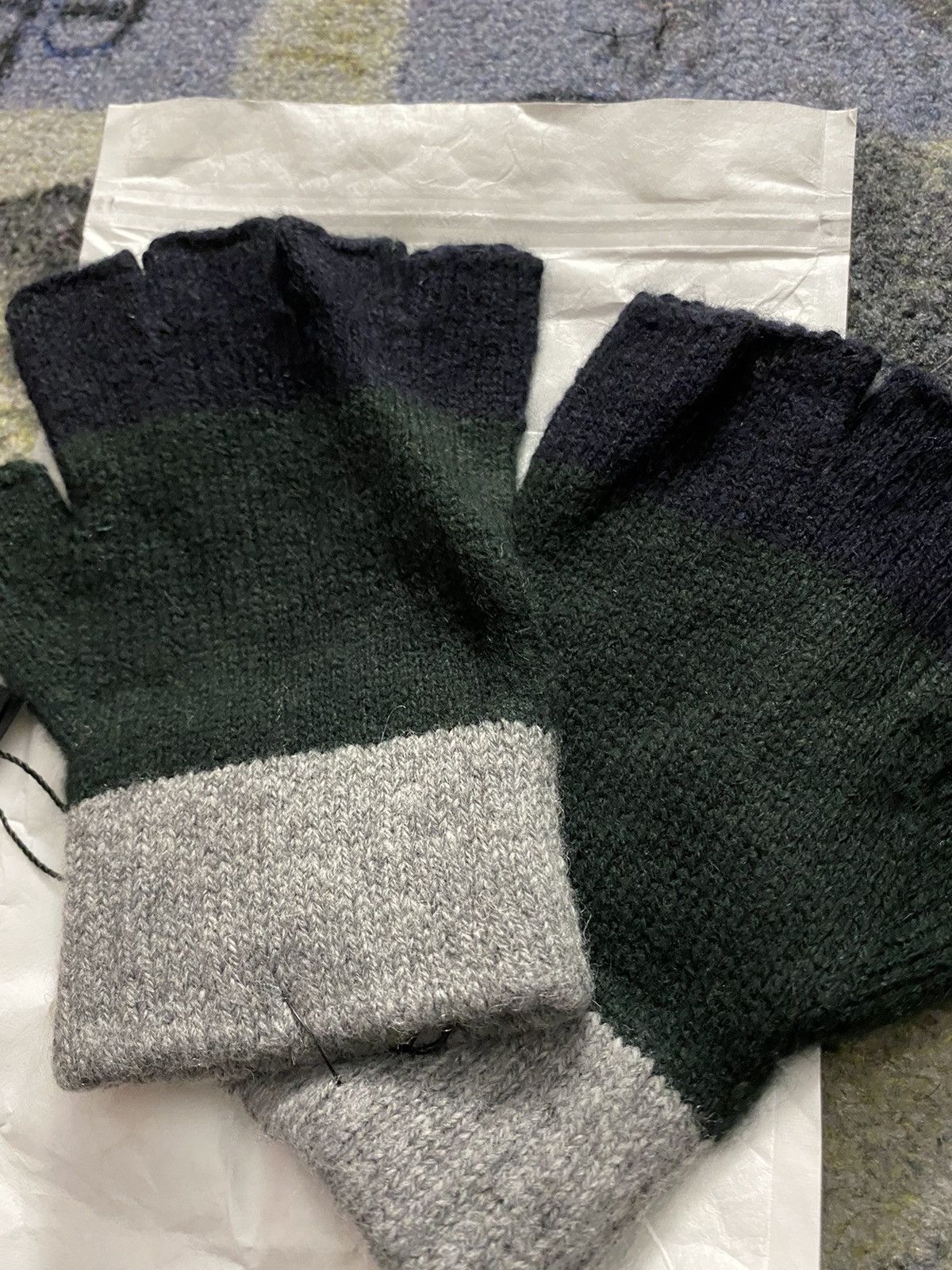 Kith Kith Kithmas Color-Blocked Fingerless Gloves Size ONE SIZE - 5 Thumbnail