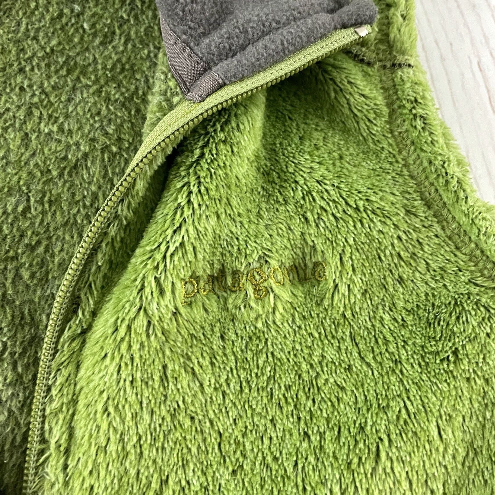 Patagonia Patagonia Regulator Full Zip Fleece Vest Women’s XS Solid Green Size XS / US 0-2 / IT 36-38 - 3 Thumbnail