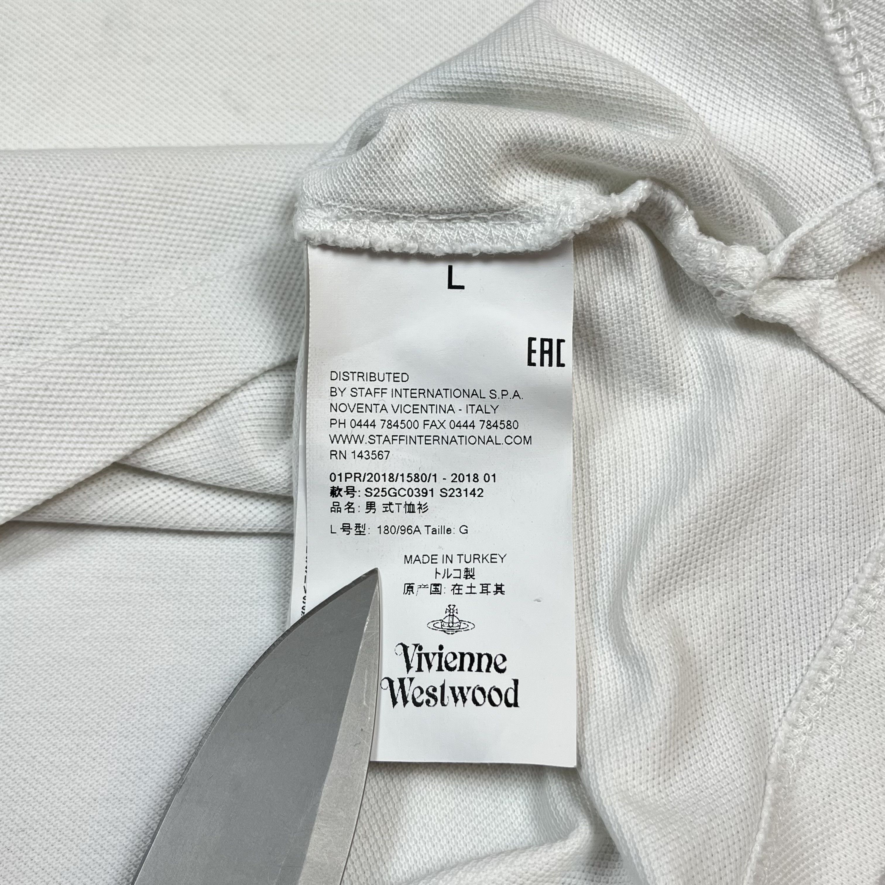 Vivienne Westwood Vivienne Westwood Orb Logo Henley T Shirt Size US L / EU 52-54 / 3 - 15 Thumbnail