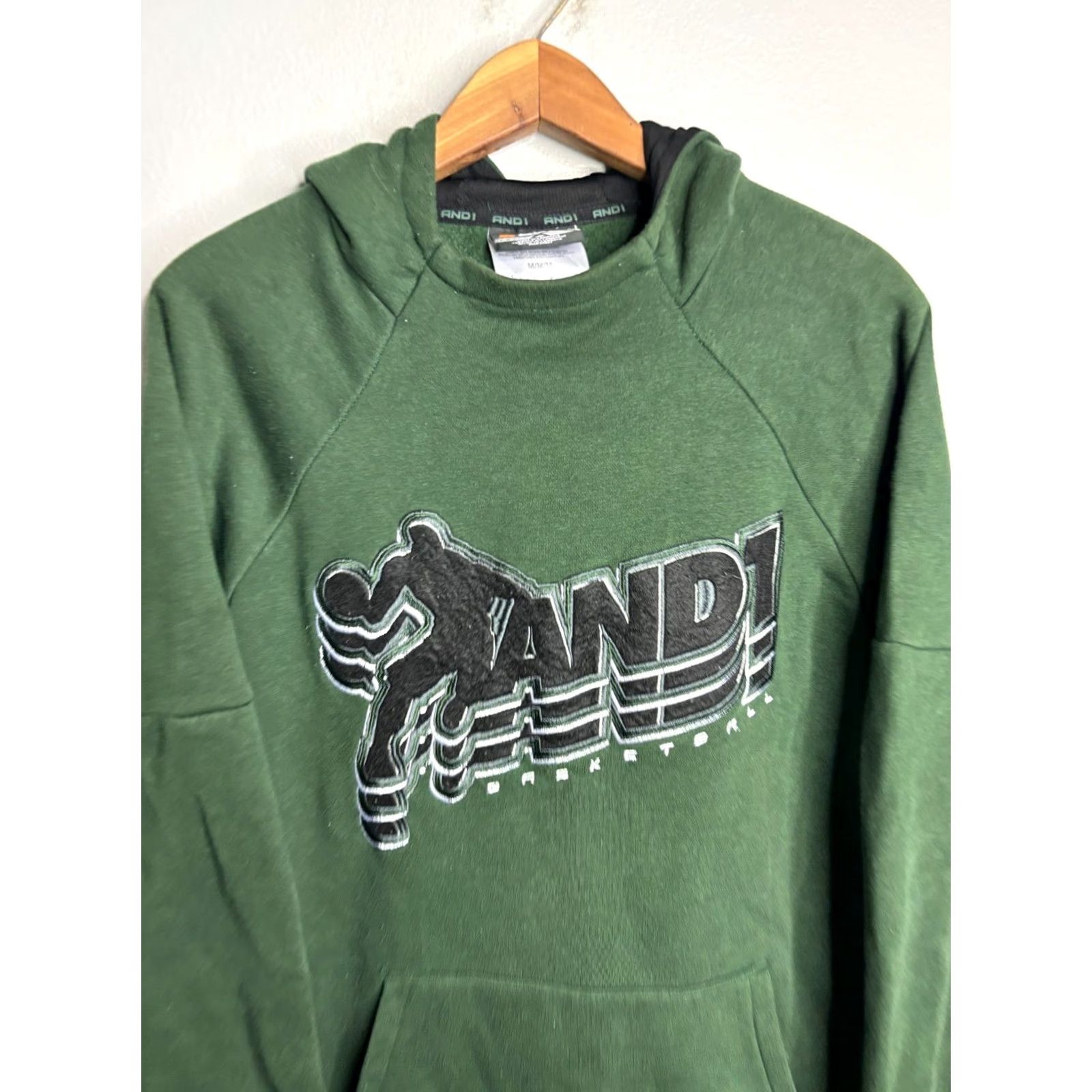 Vintage AND1 Hoodie Mens Size M Green Pullover Hooded Basketball City College Sports Pockets Logo Vintage: No 8/10 Size US M / EU 48-50 / 2 - 2 Thumbnail
