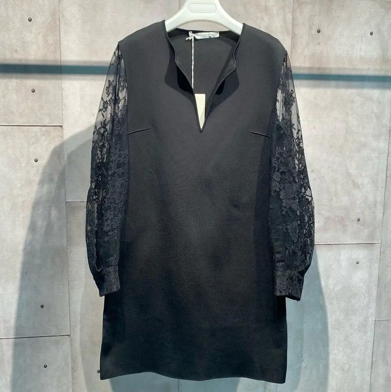 Givenchy Givenchy Black Lace Sleeve Long Dress 0089 Size XS / US 0-2 / IT 36-38 - 1 Thumbnail