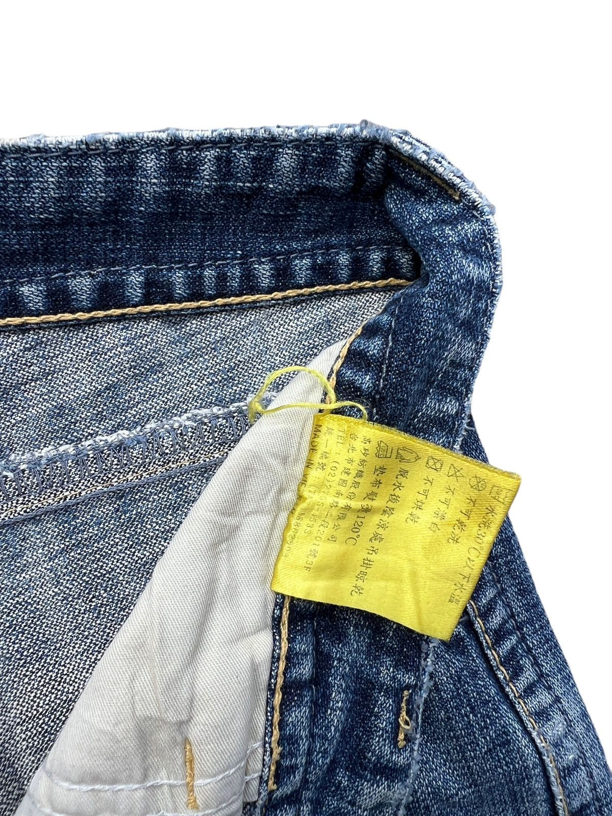 Wrangler Vintage Wrangler Distressed Patchwork Denim Jeans 33x34 Size US 33 - 15 Thumbnail