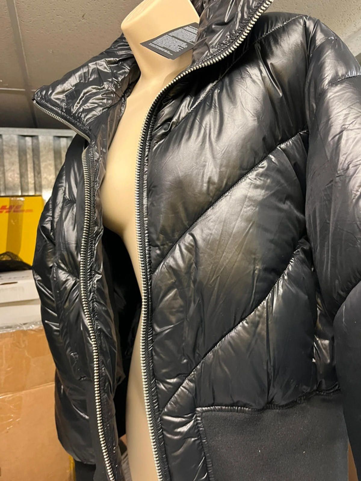 Weekday Weekday puffer jacket in black size XL NEW with TAGS Size L / US 10 / IT 46 - 2 Thumbnail