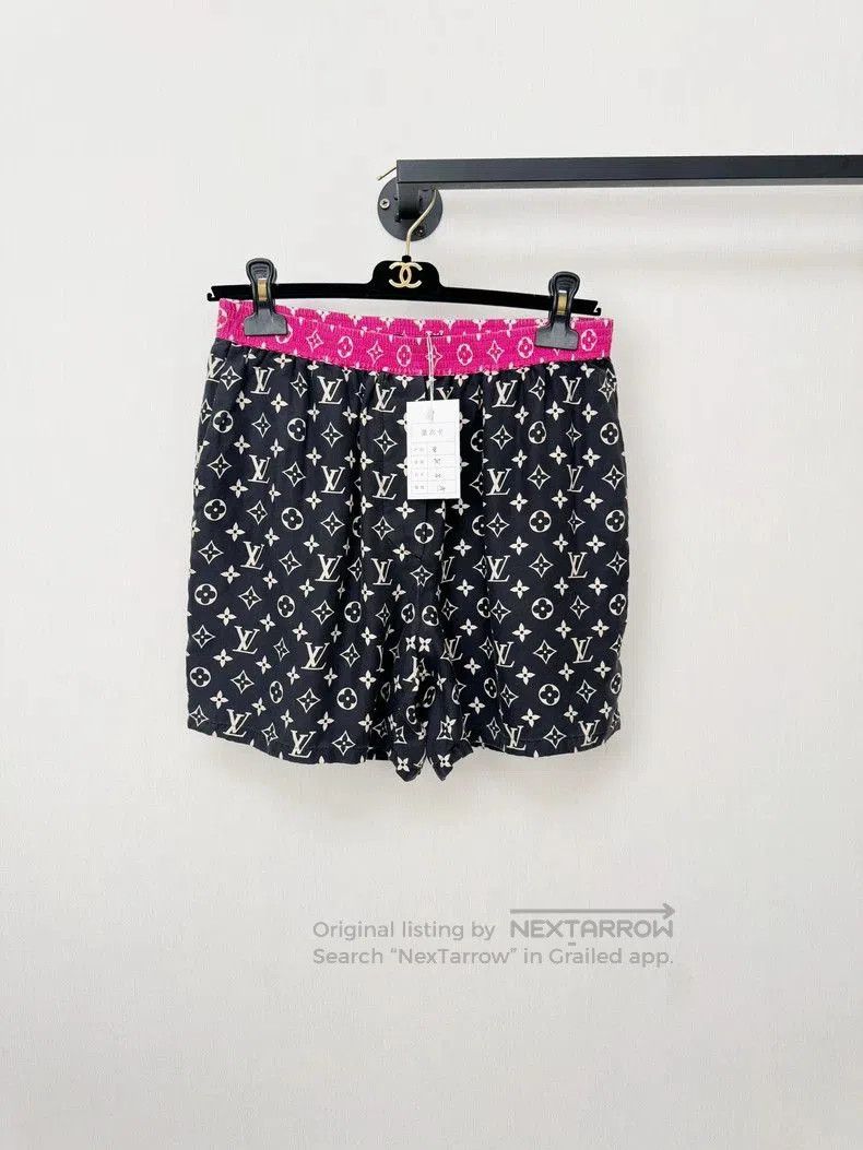 Louis Vuitton Louis Vuitton Silk Monogram Shorts. Size US 38 / EU 54 - 1 Thumbnail