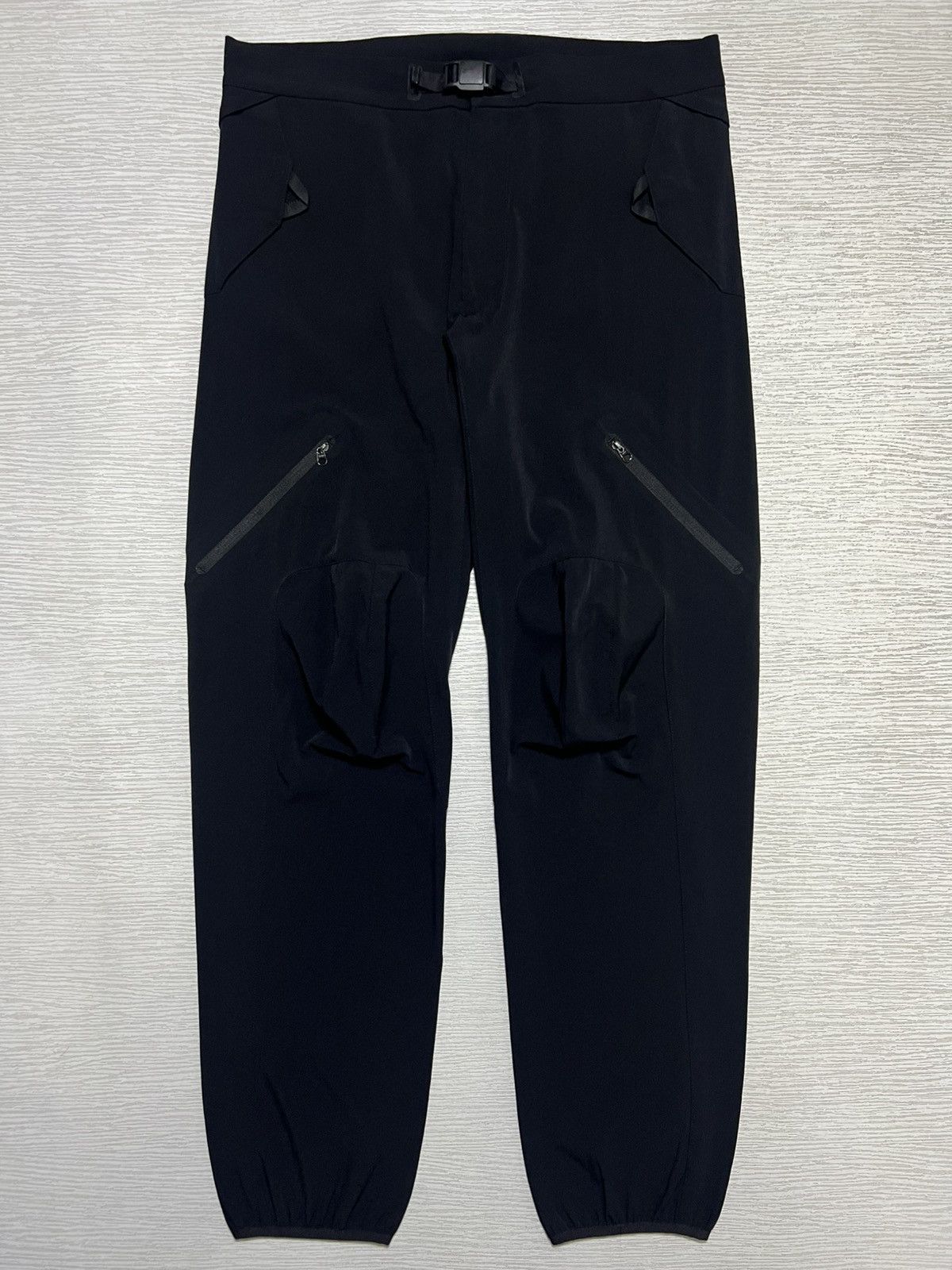 Undercover Undercover - A/W ‘10-11 - Nylon 3D Cut Cargo Pants Size US 31 - 1 Thumbnail