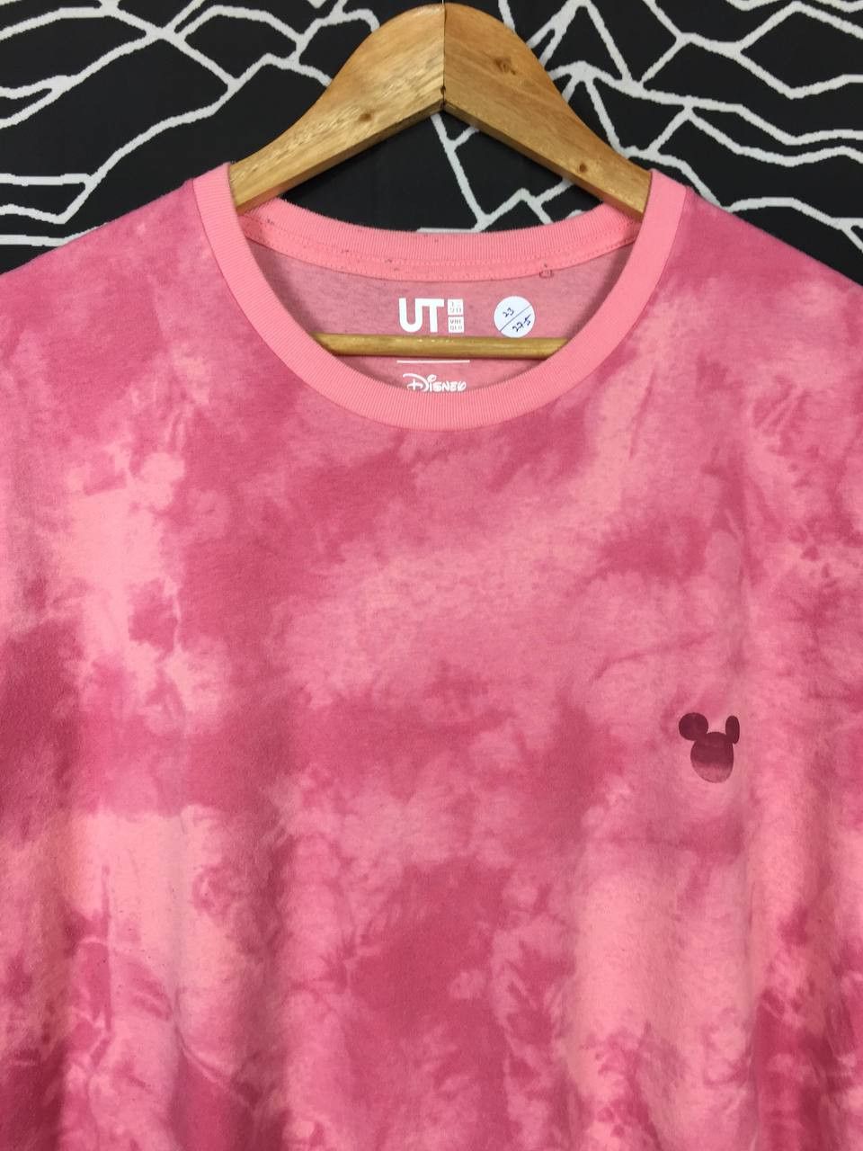 Disney × Japanese Brand × Uniqlo Uniqlo Disney Mickey Mouse Cartoon Tie Dye Tee Size US XL / EU 56 / 4 - 3 Thumbnail