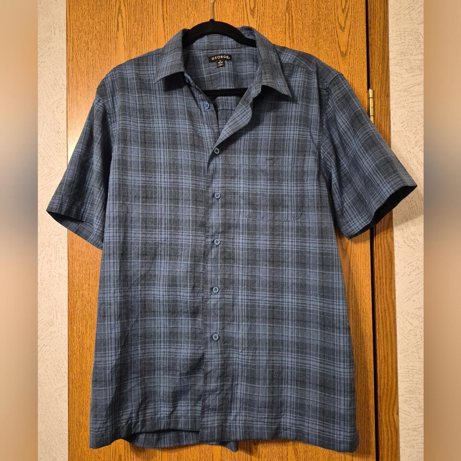 Croft & Barrow Croft & Barrow Men's Navy Plaid Button Down Shirt Medium Size US M / EU 48-50 / 2 - 1 Thumbnail