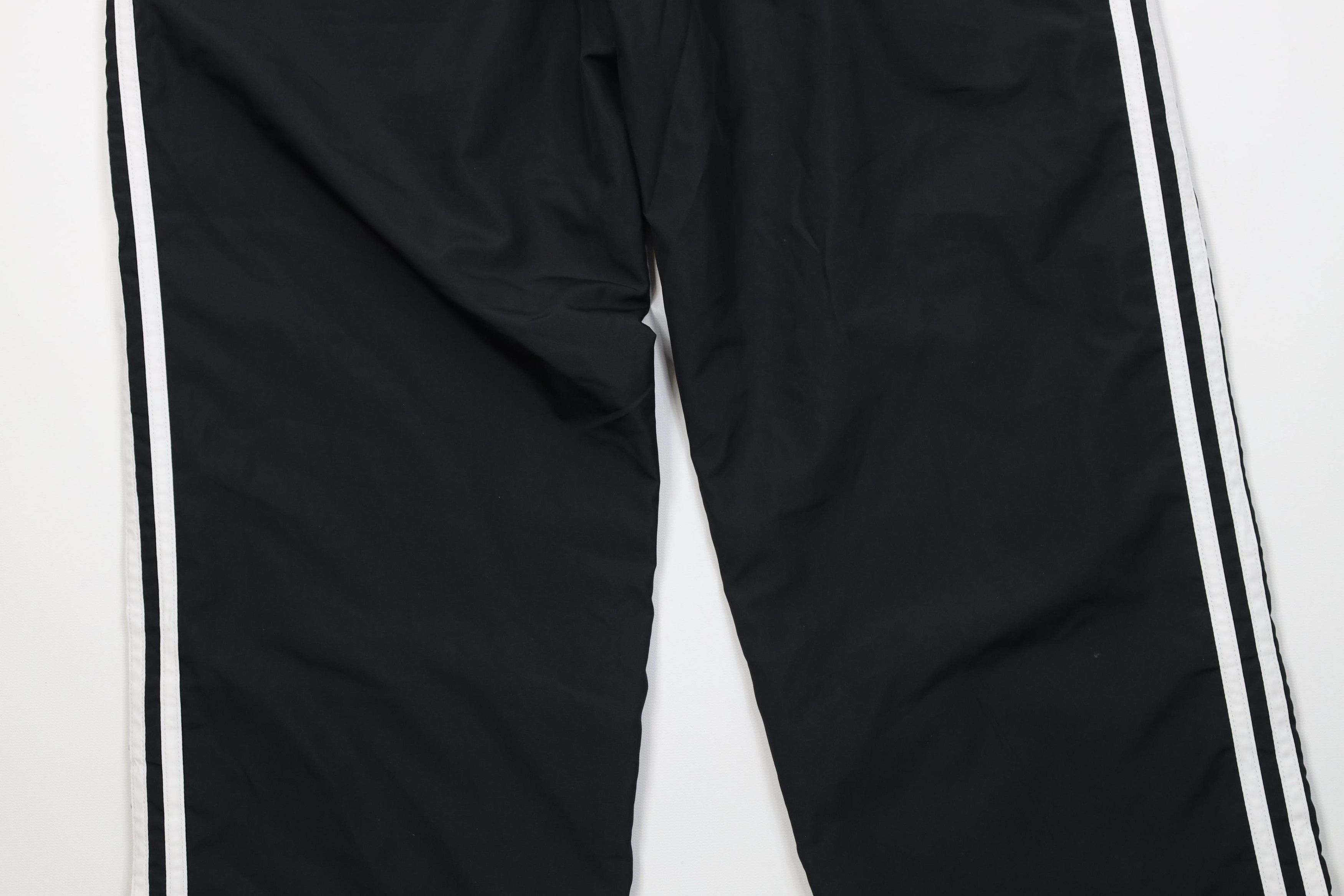 Adidas Vintage Y2K Adidas Spell Lined Wide Leg Windbreaker Pants Size 30" / US 8 / IT 44 - 14 Thumbnail