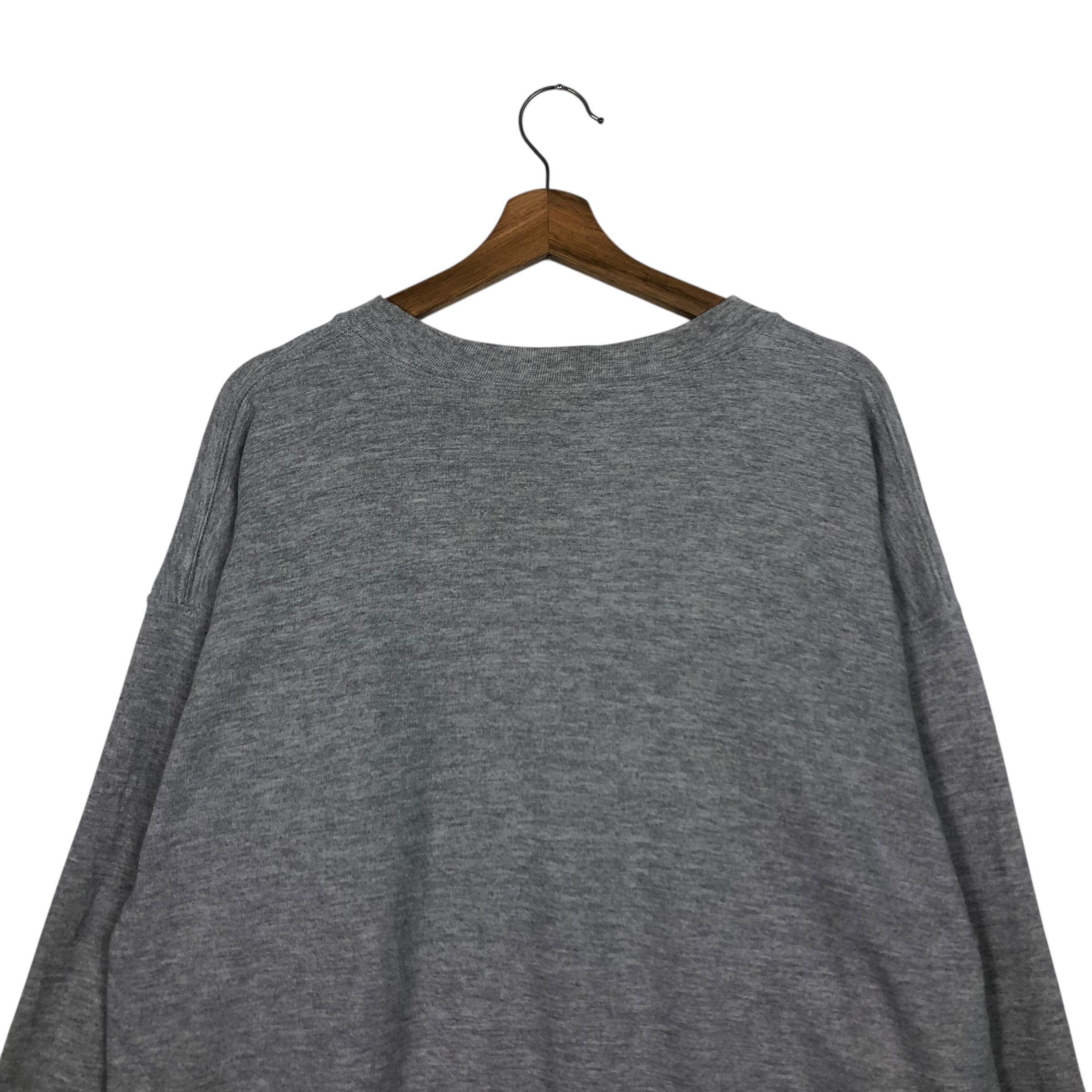 Japanese Brand 📌Vintage Sweatshirt Crewneck Mickey Mouse Hand Style Size US L / EU 52-54 / 3 - 10 Thumbnail