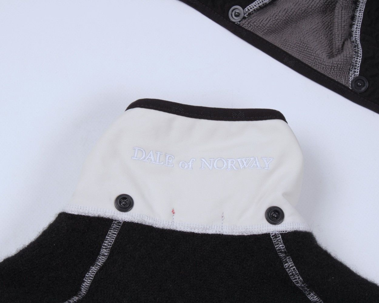 Dale Of Norway DALE OF NORWAY Windstopper Wool Black White Zip Hoodie Size L / US 10 / IT 46 - 12 Thumbnail