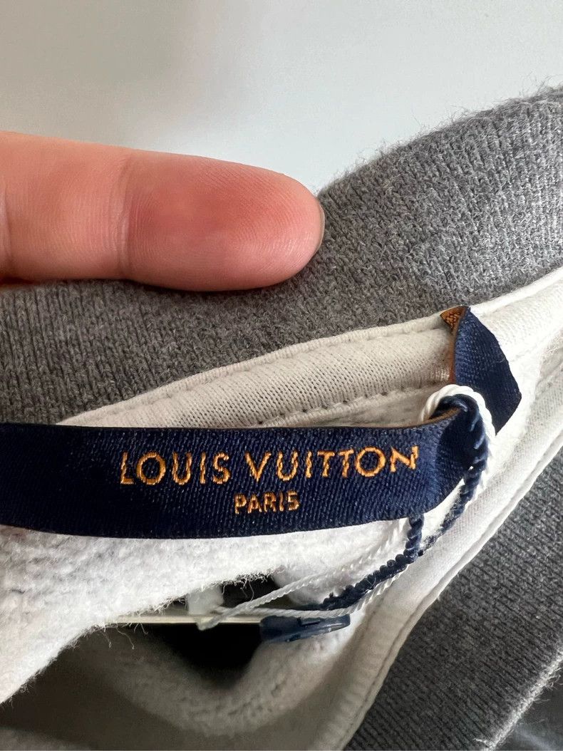 Louis Vuitton Louis Vuitton Grey twisted logo sweatshirt 2505-Nextarrow Size US XL / EU 56 / 4 - 3 Thumbnail