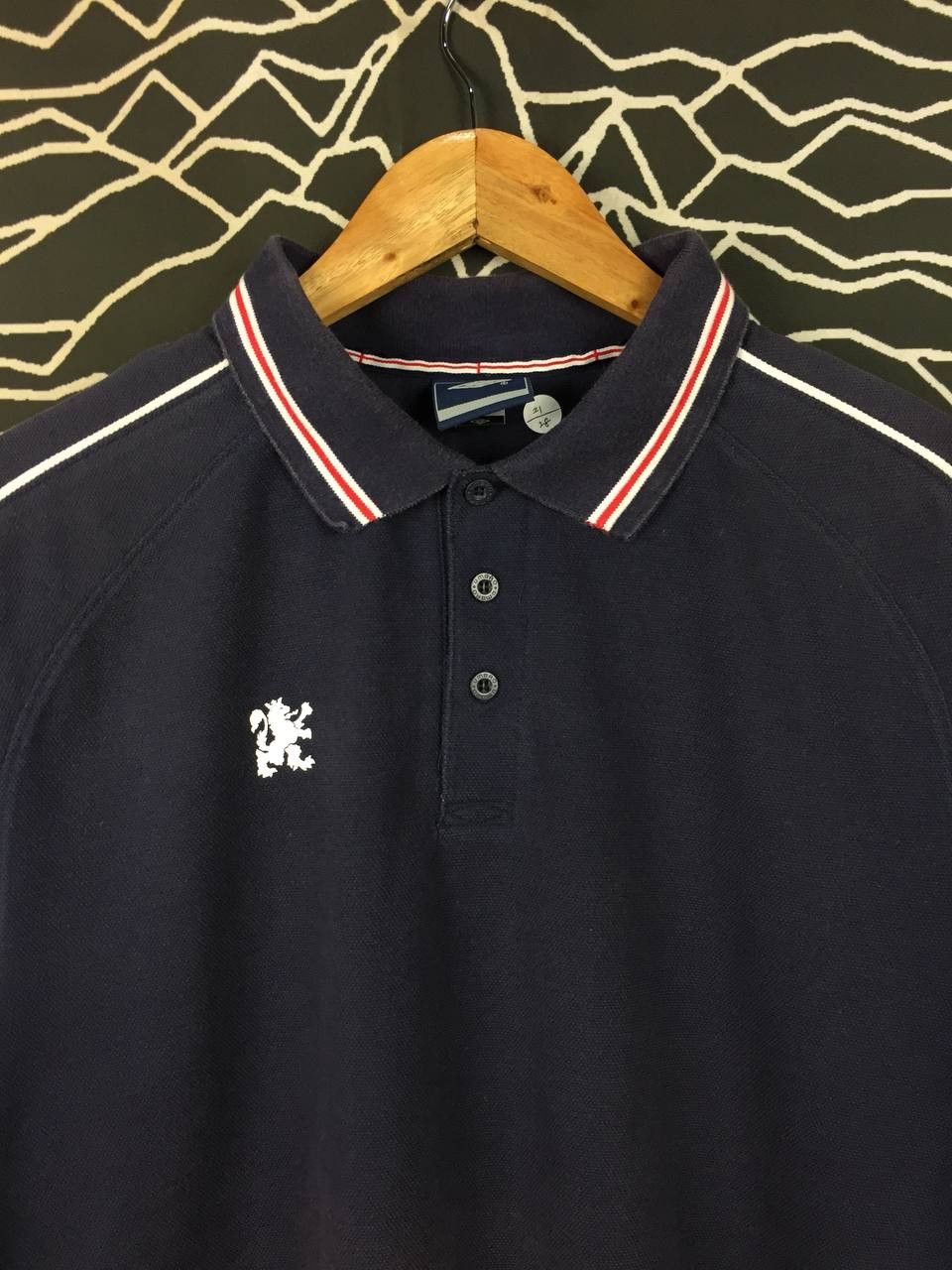 Umbro Umbro Japan x R.Newbold Lion Crest Polo Shirt Size L Size US L / EU 52-54 / 3 - 3 Thumbnail