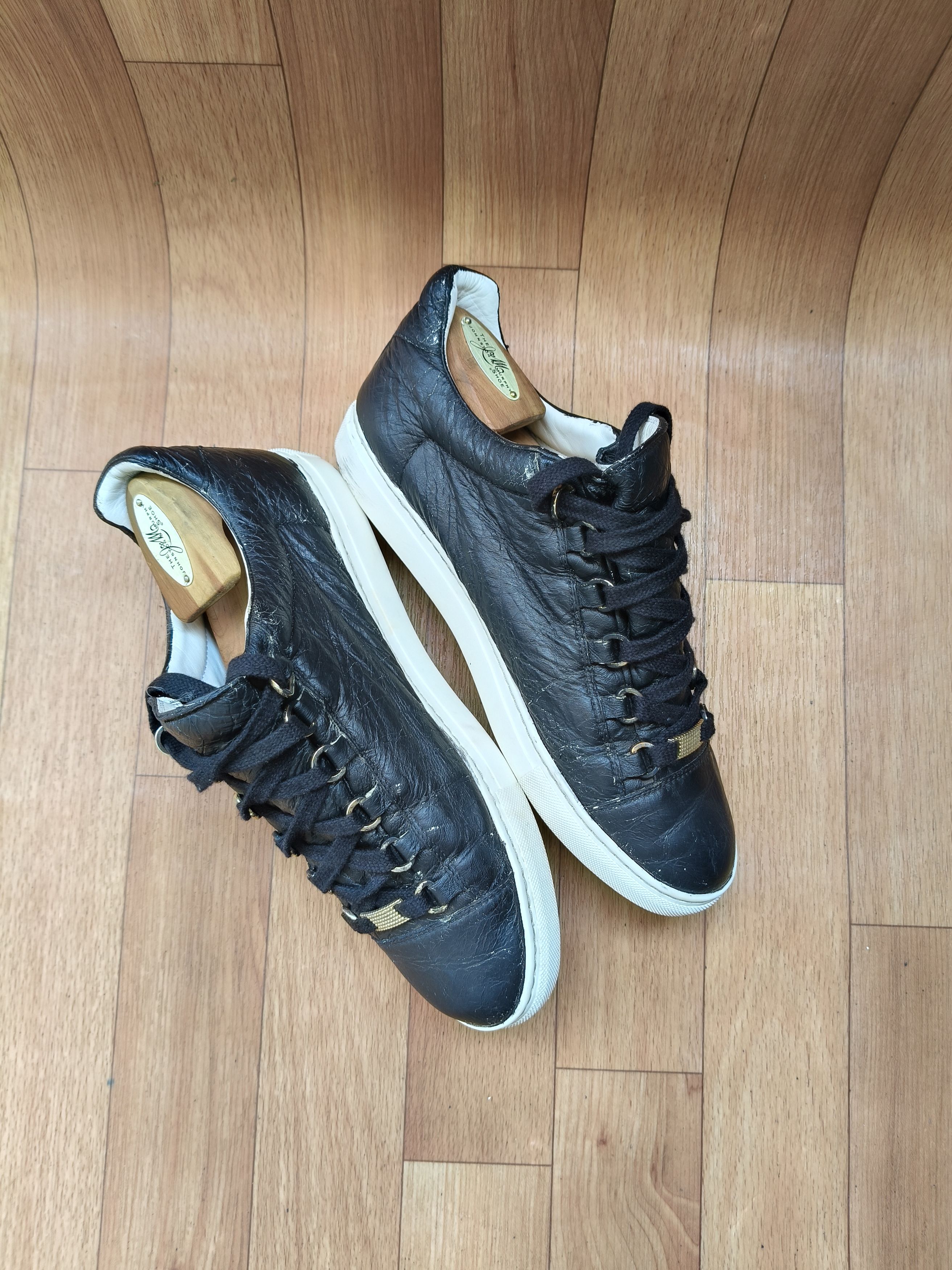 Balenciaga BALENCIAGA ARENA CRACKED EFFECT LOW TOP SNEAKERS Size US 7.5 / EU 40-41 - 8 Thumbnail