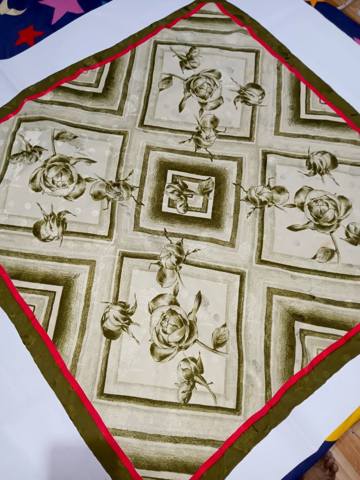 Emanuel Ungaro EMANUEL UNGARO PARIS Rose Floral Olive Green Red Silk Scarf Size ONE SIZE - 3 Thumbnail