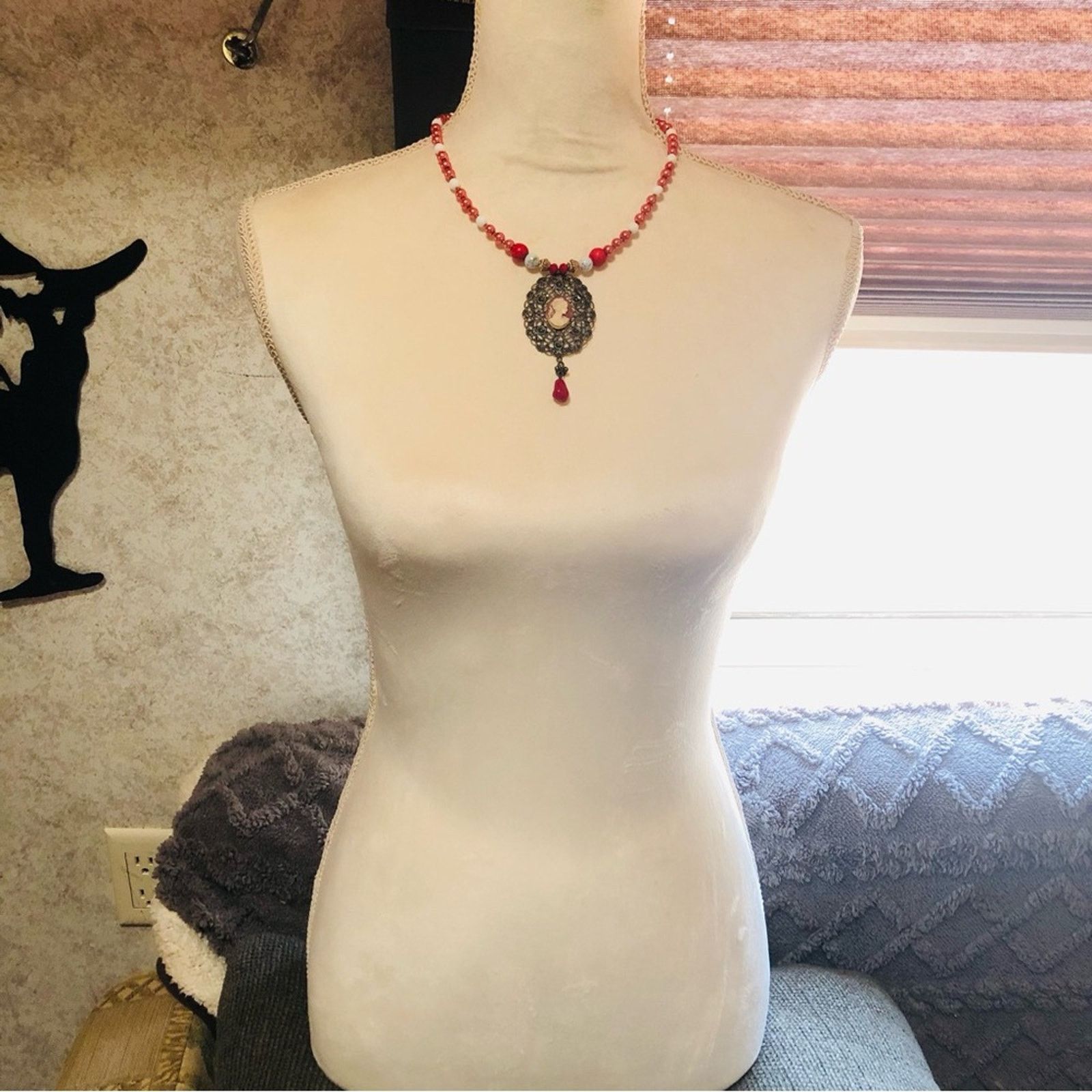 Handmade Handcrafted repurpose lady cameo Czech glass Pearl necklace Size ONE SIZE - 5 Thumbnail