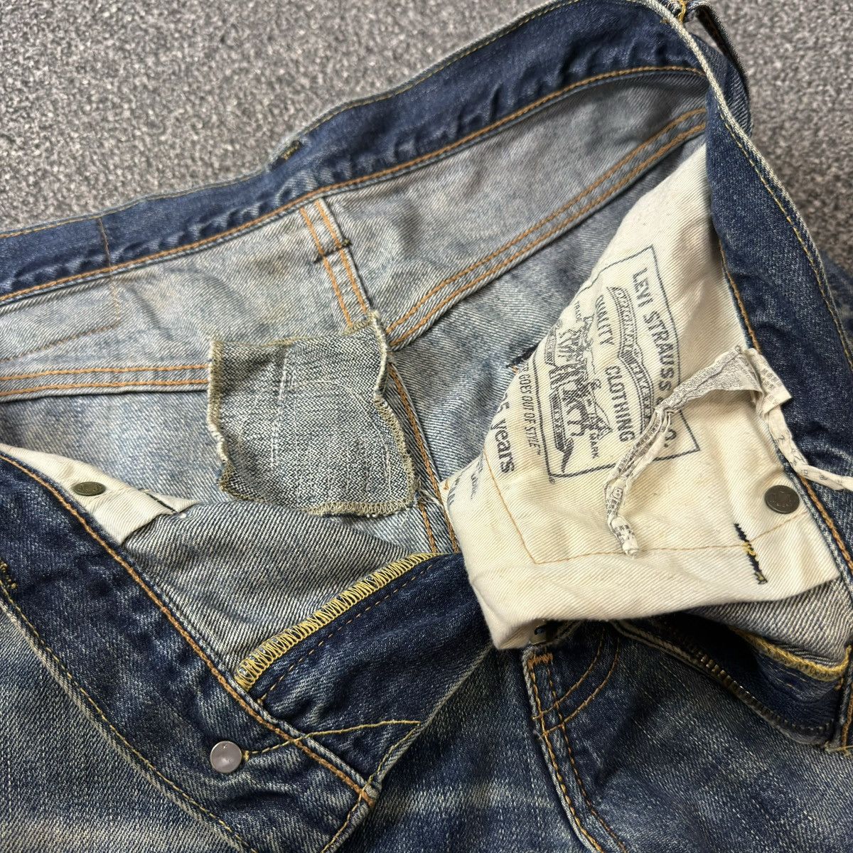 Engineered Garments × Levi's Vintage y2k Levis 502 Thrashed Distressed Dirty Washed Denim Size US 34 / EU 50 - 14 Thumbnail