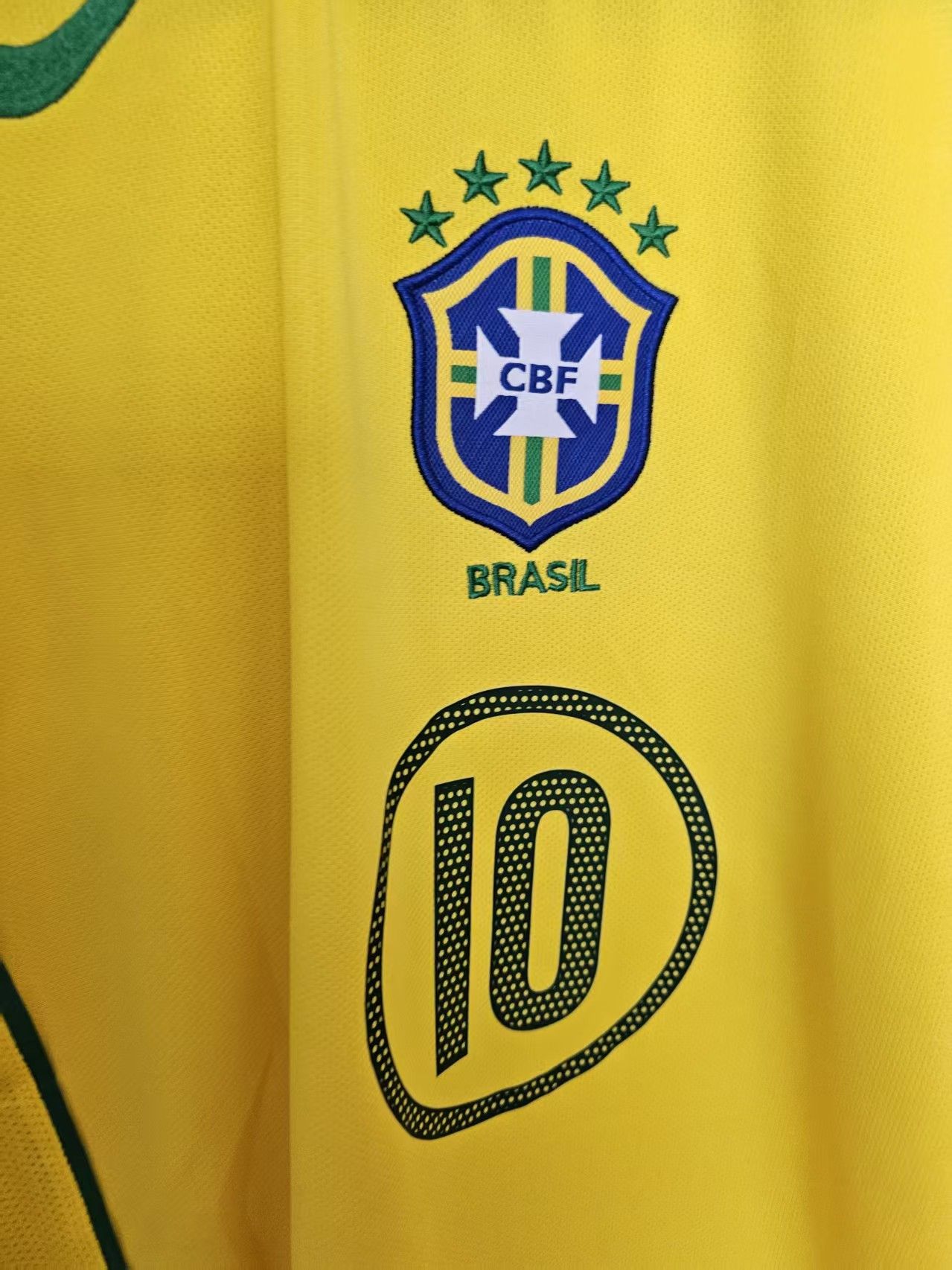 Other 2004 Brazil #10 Ronaldo Jersey Home Size US M / EU 48-50 / 2 - 3 Thumbnail