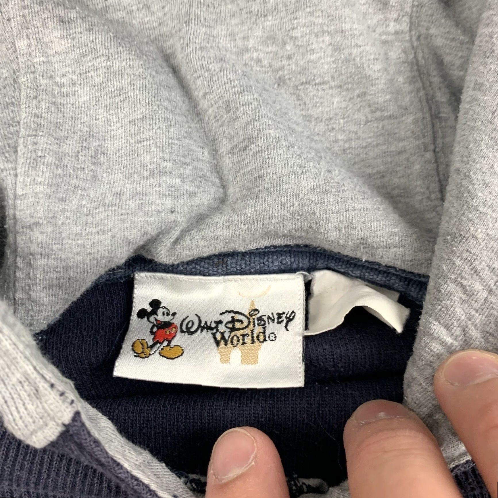 Disney VINTAGE Disney Mickey Mouse Hoodie Men XL Gray Pullover 90s Y2K Logo Sweatshirt Size US XL / EU 56 / 4 - 6 Thumbnail