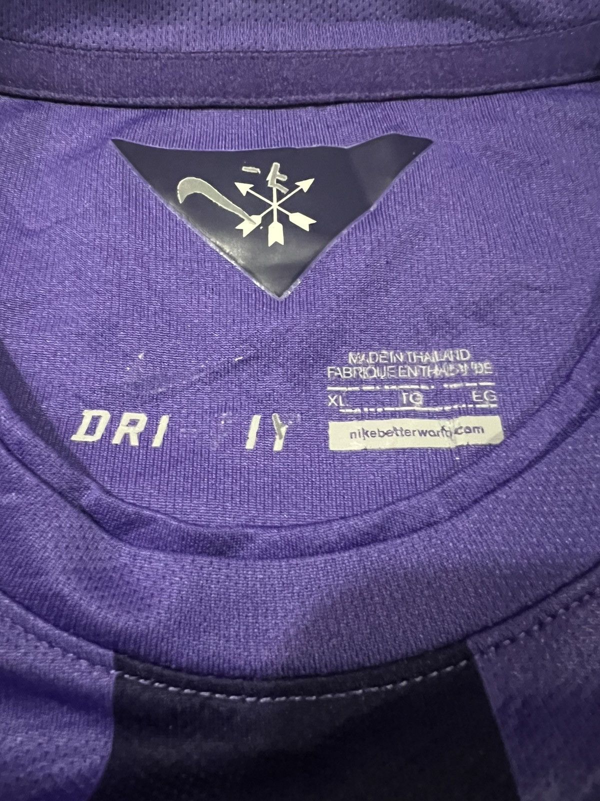 Nike 2013 Sanfrecce Hiroshima FC J-League Nike Home Jersey Size US L / EU 52-54 / 3 - 4 Thumbnail