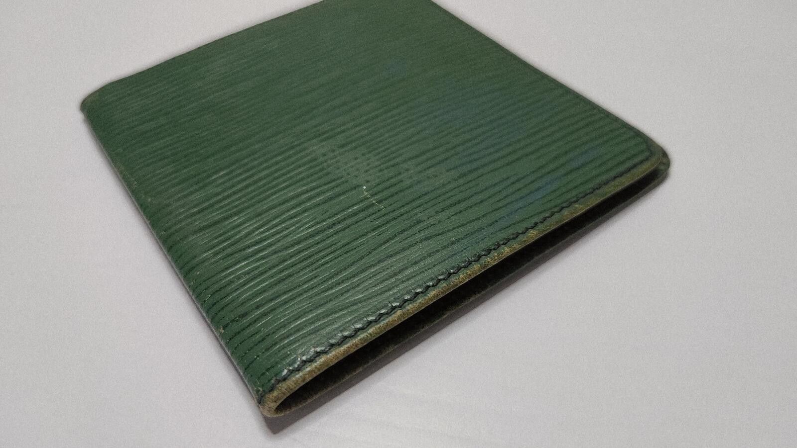 Louis Vuitton Louis Vuitton Epi Leather Bifold Wallet Green Men's Wallet Size ONE SIZE - 4 Thumbnail
