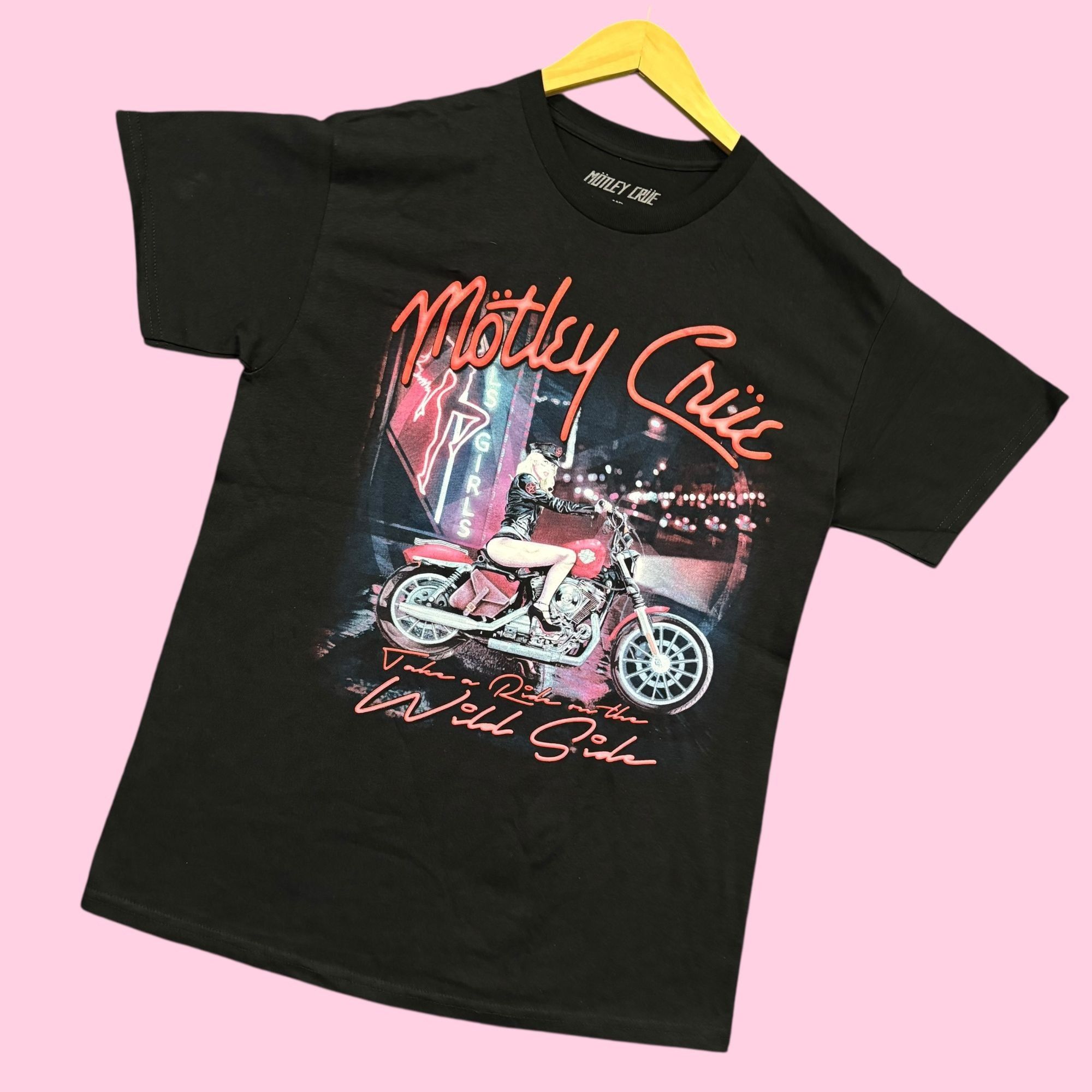 Band Tees Motley Crue Take A Ride On The Wild Side Band Tee M Size US M / EU 48-50 / 2 - 3 Thumbnail