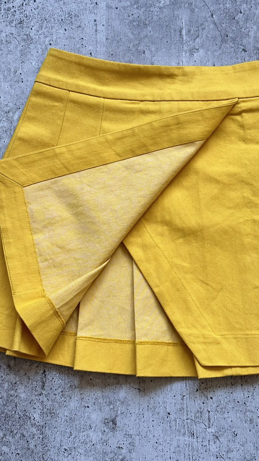 Moncler Women's Moncler Gonna A Portafoglio Yellow Mini Skirt Size 30" / US 8 / IT 44 - 8 Thumbnail