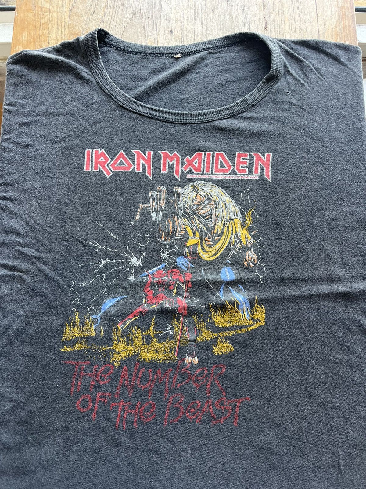 Band Tees × Iron Maiden × Vintage Vintage IRON MAIDEN The Number of the Beast 80’s jump Tshirt Size US L / EU 52-54 / 3 - 3 Thumbnail