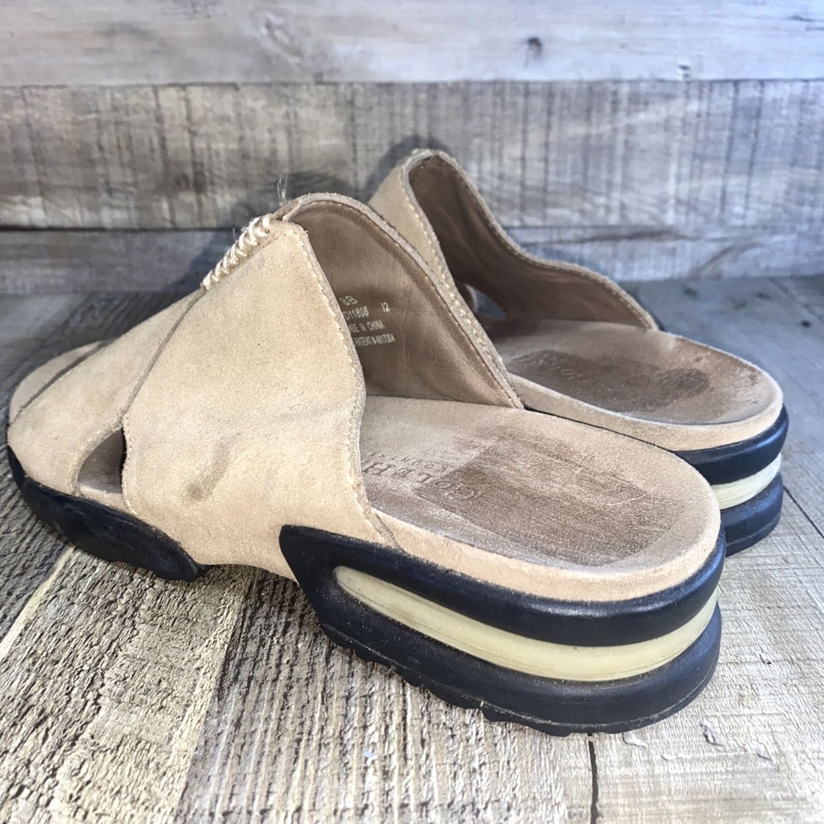 Cole Haan Cole Haan Women Slip On Suede Flat Size 8 Beige Women’s Flat Slip On Suede 8 Beige Cole Haan Womens Shoes Size US 8 / IT 38 - 4 Thumbnail