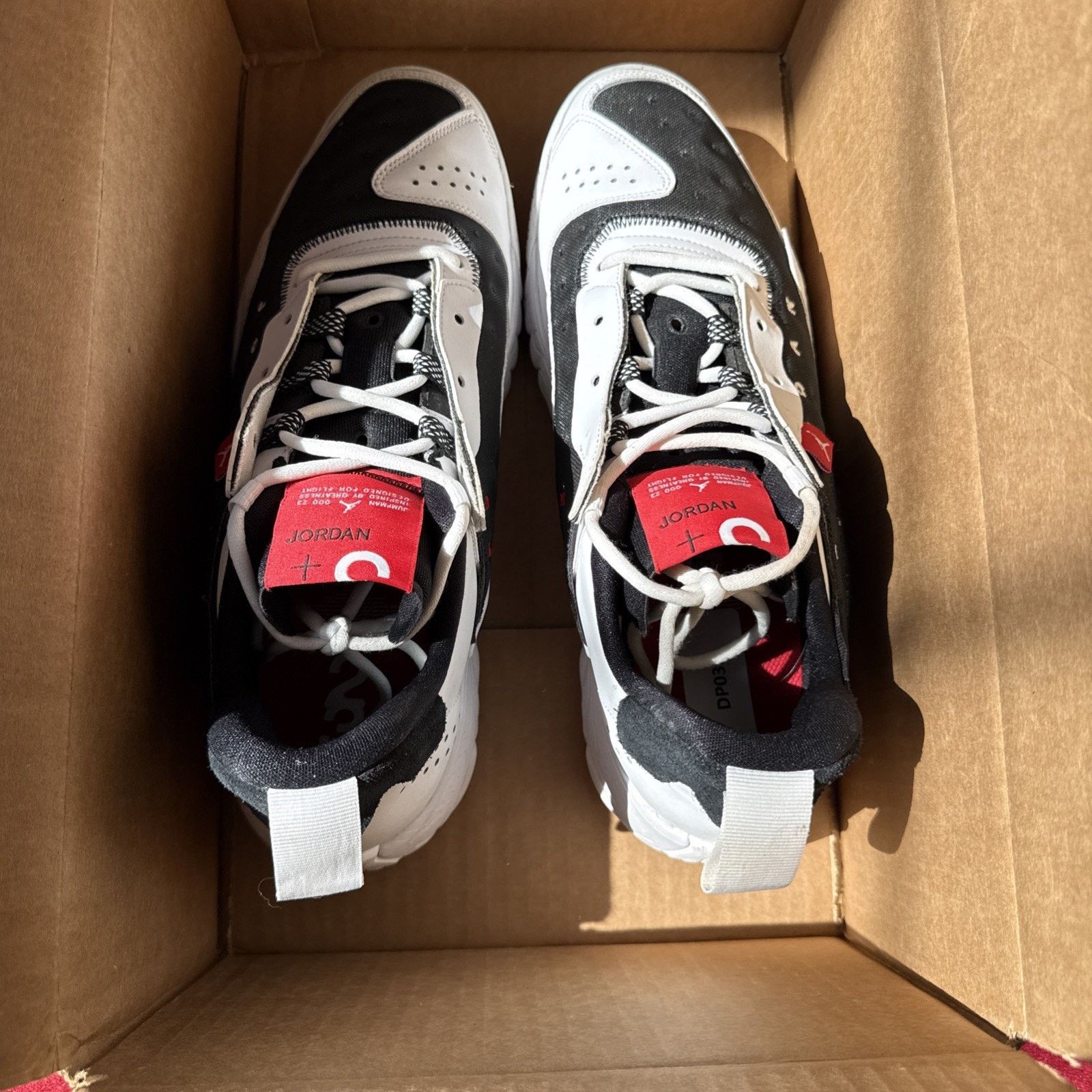 Jordan Brand Jordan Delta 2 Chicago Bulls Black White Red Low Top Size US 13 / EU 46 - 10 Thumbnail
