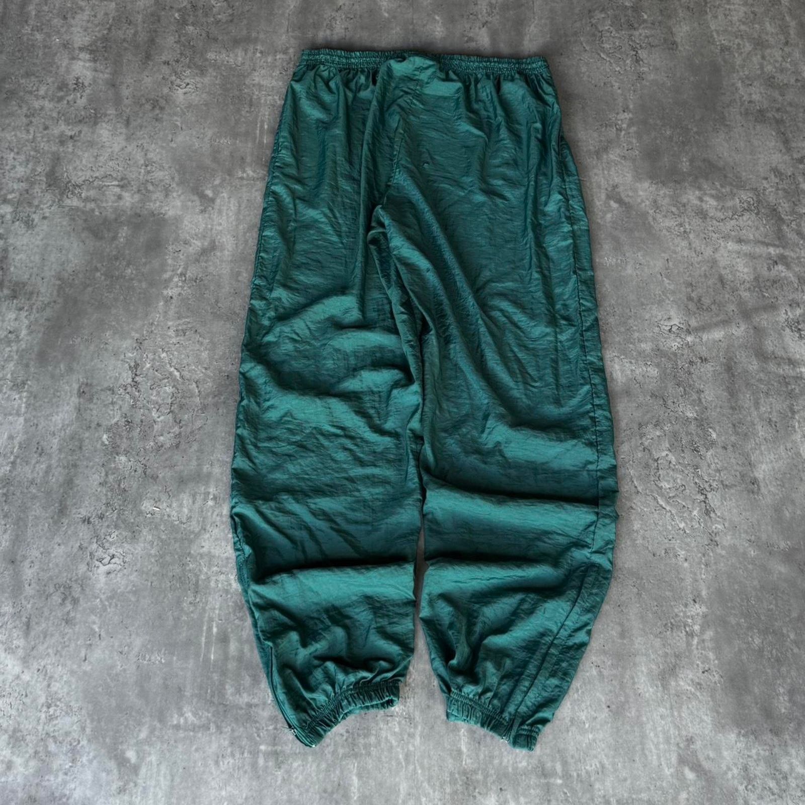 Japanese Brand × Reebok × Vintage Vintage Y2K Reebok Baggy Green Technical Skater Trackpants Size US 38 / EU 54 - 2 Thumbnail